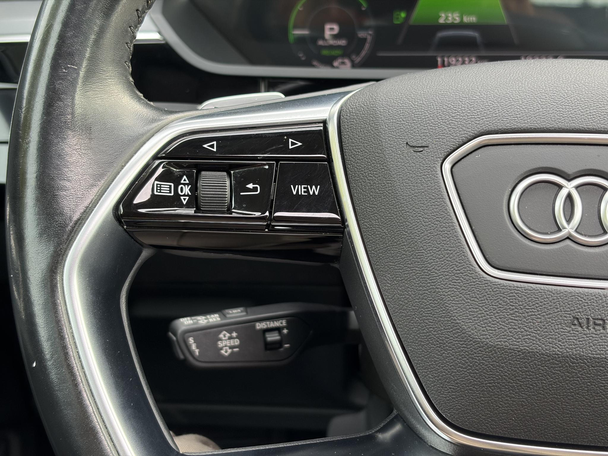 Foto van Audi E-tron 50