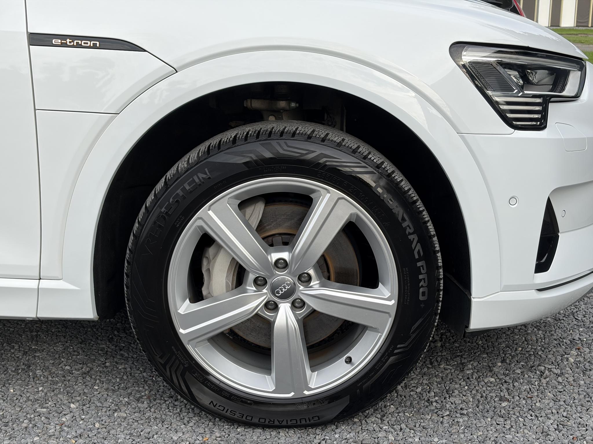 Foto van Audi E-tron 50