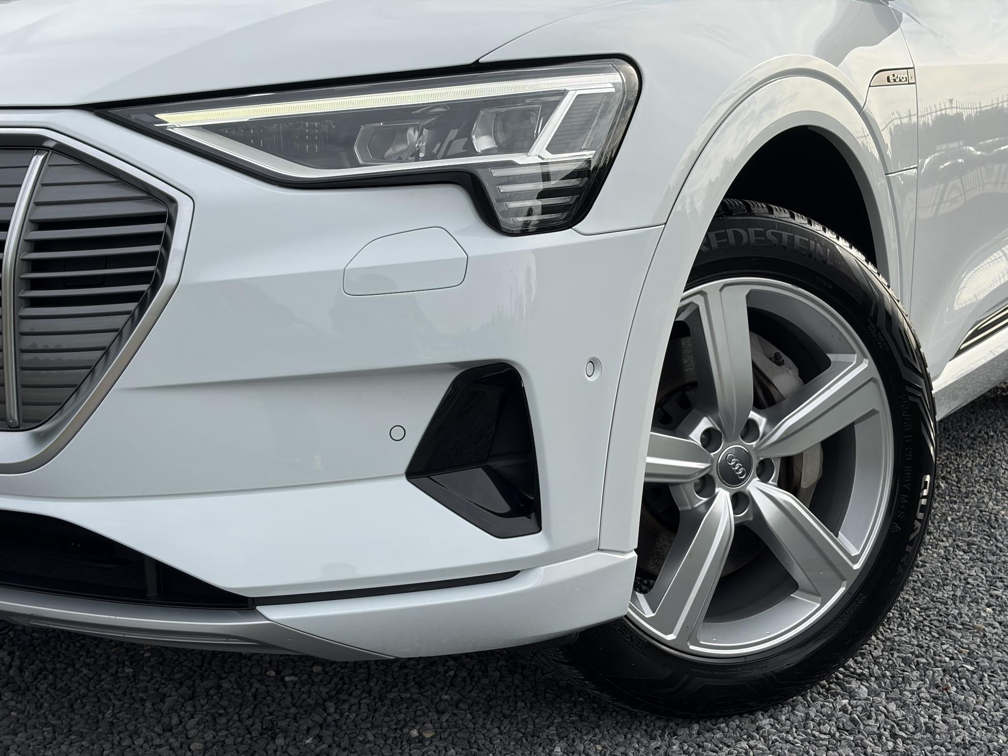 Foto van Audi E-tron 50