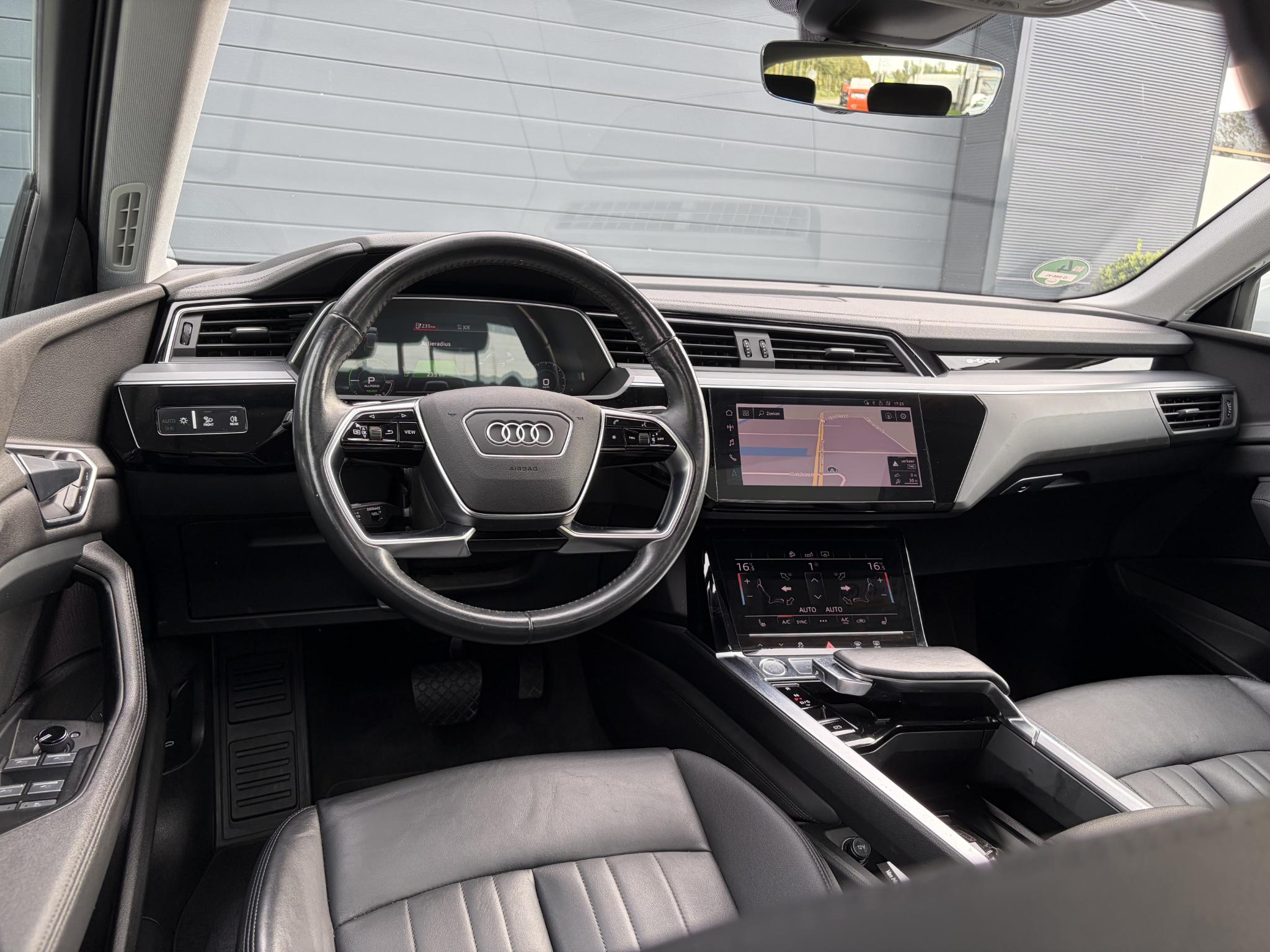 Foto van Audi E-tron 50