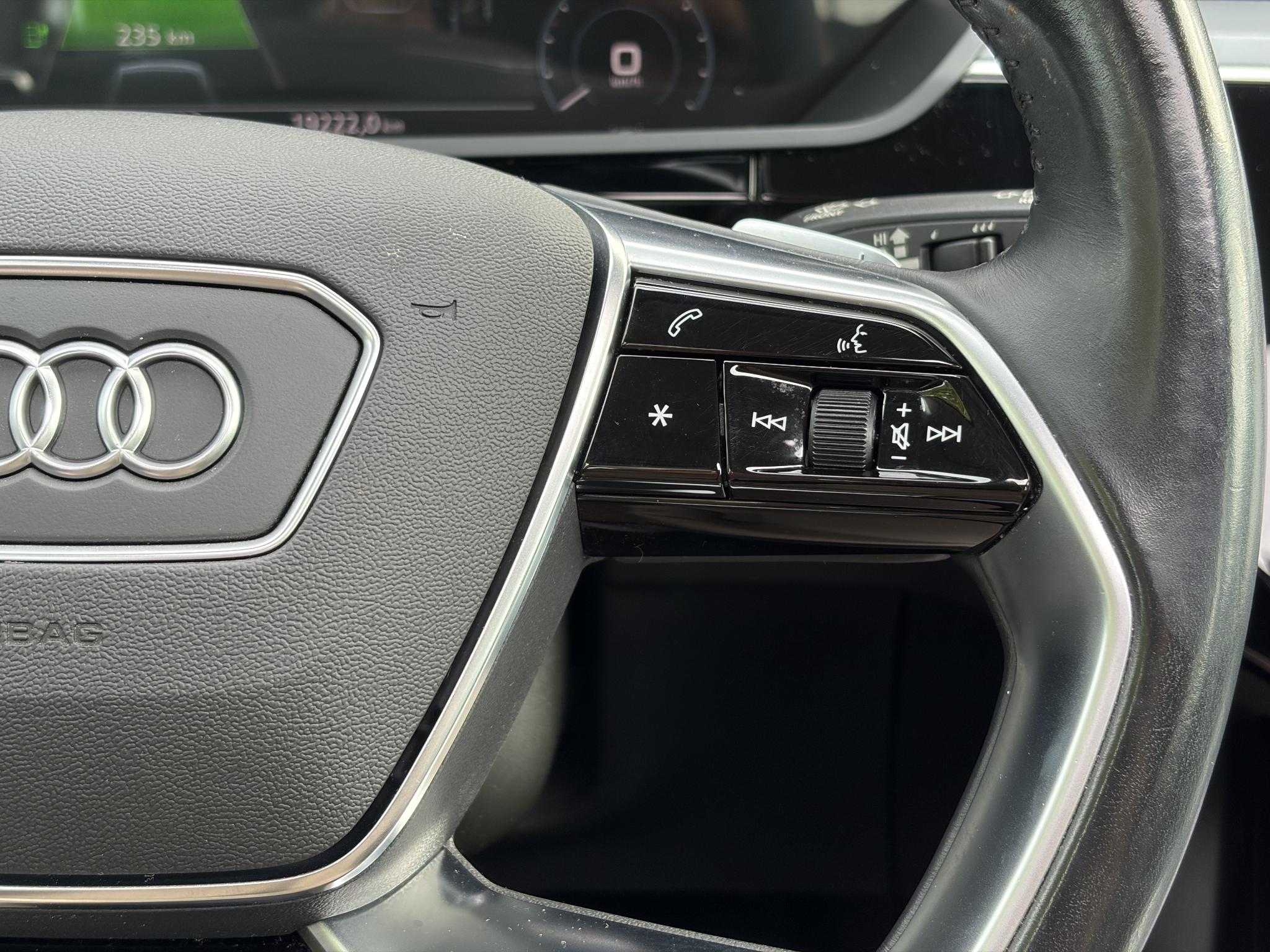 Foto van Audi E-tron 50