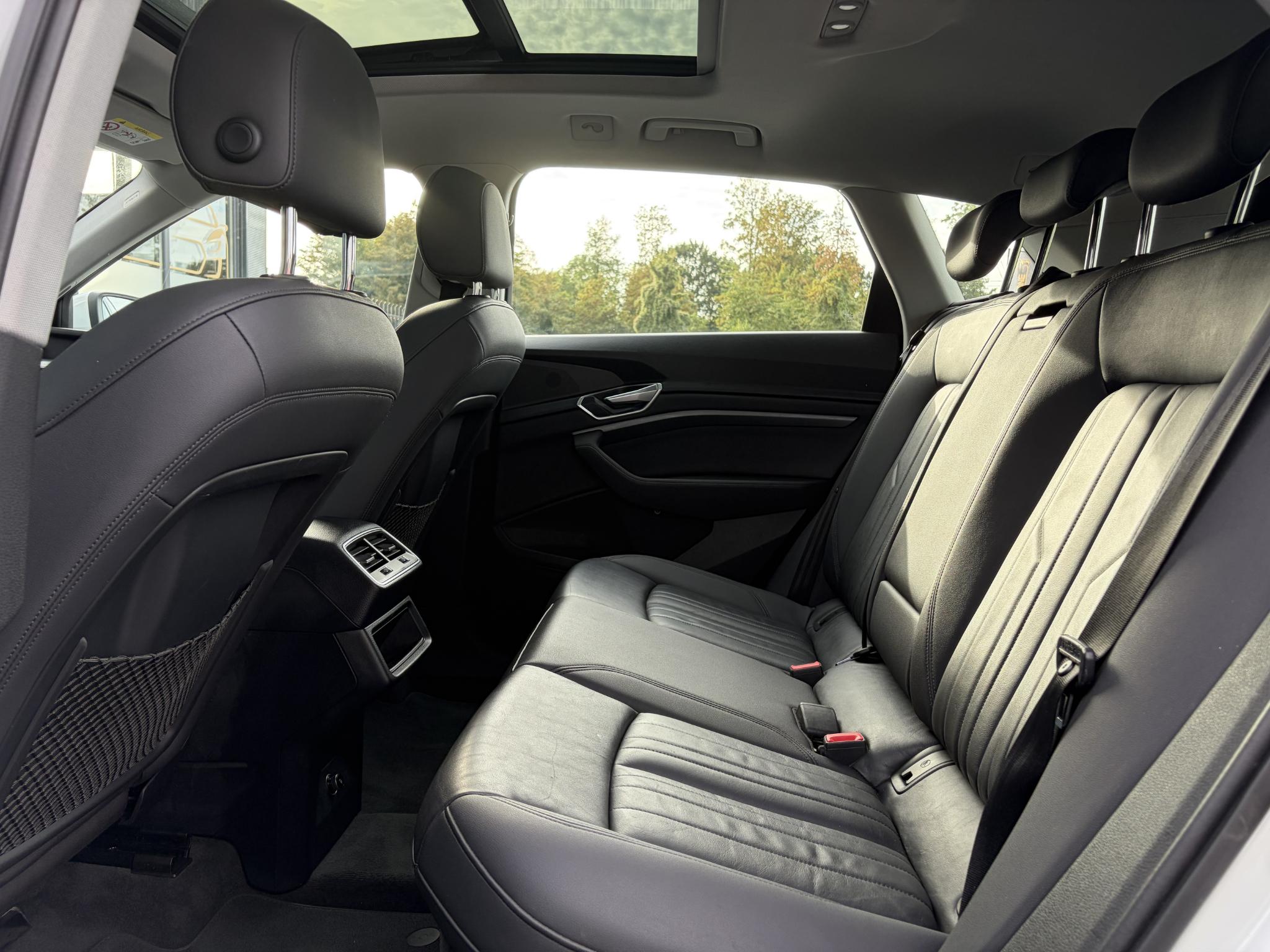 Foto van Audi E-tron 50