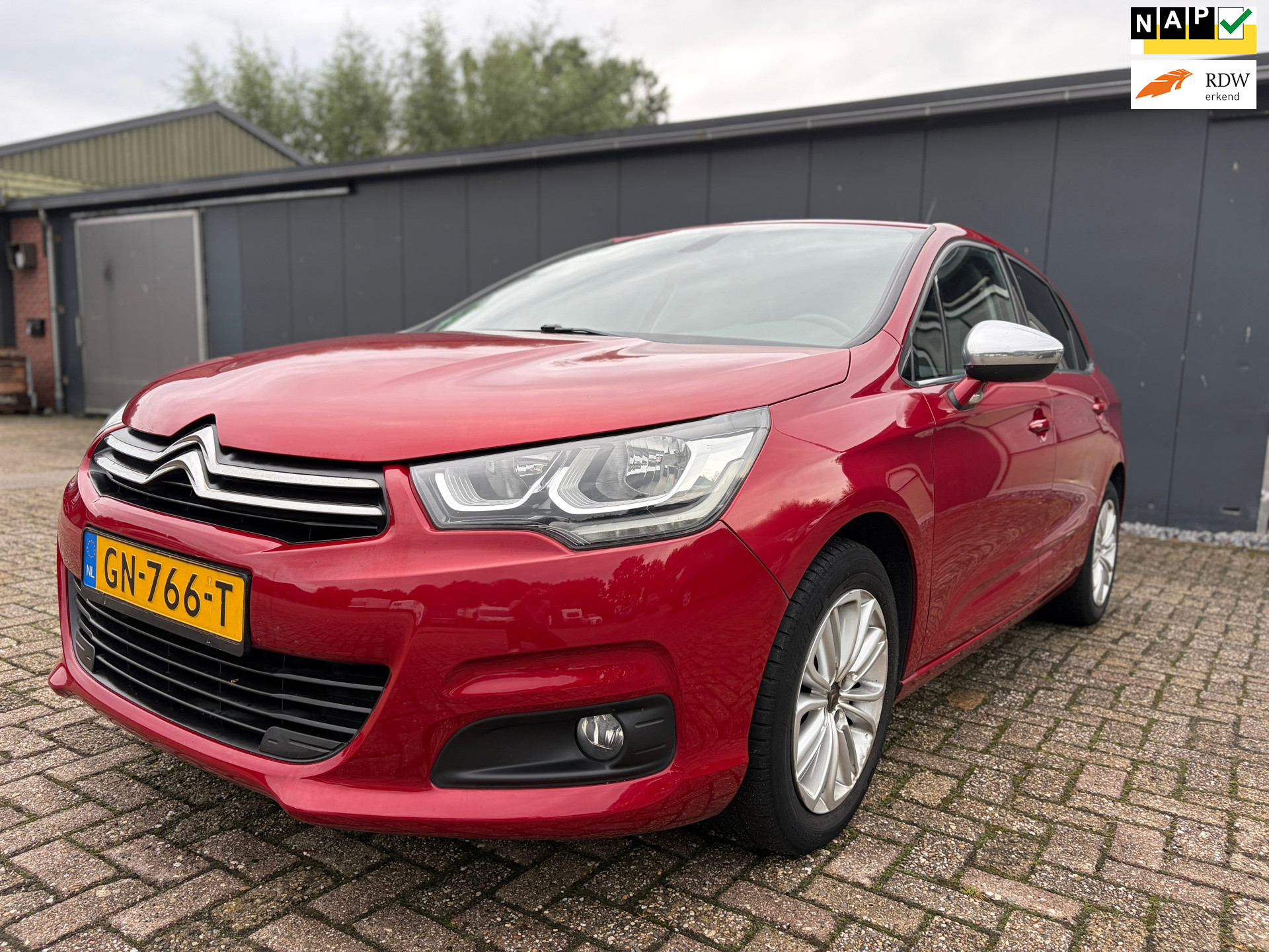 Citroen C4 1.2 PureTech Feel Collection AUTOMAAT/2e eigenaar!/P.sensor/Navi! 2015 - voorkant