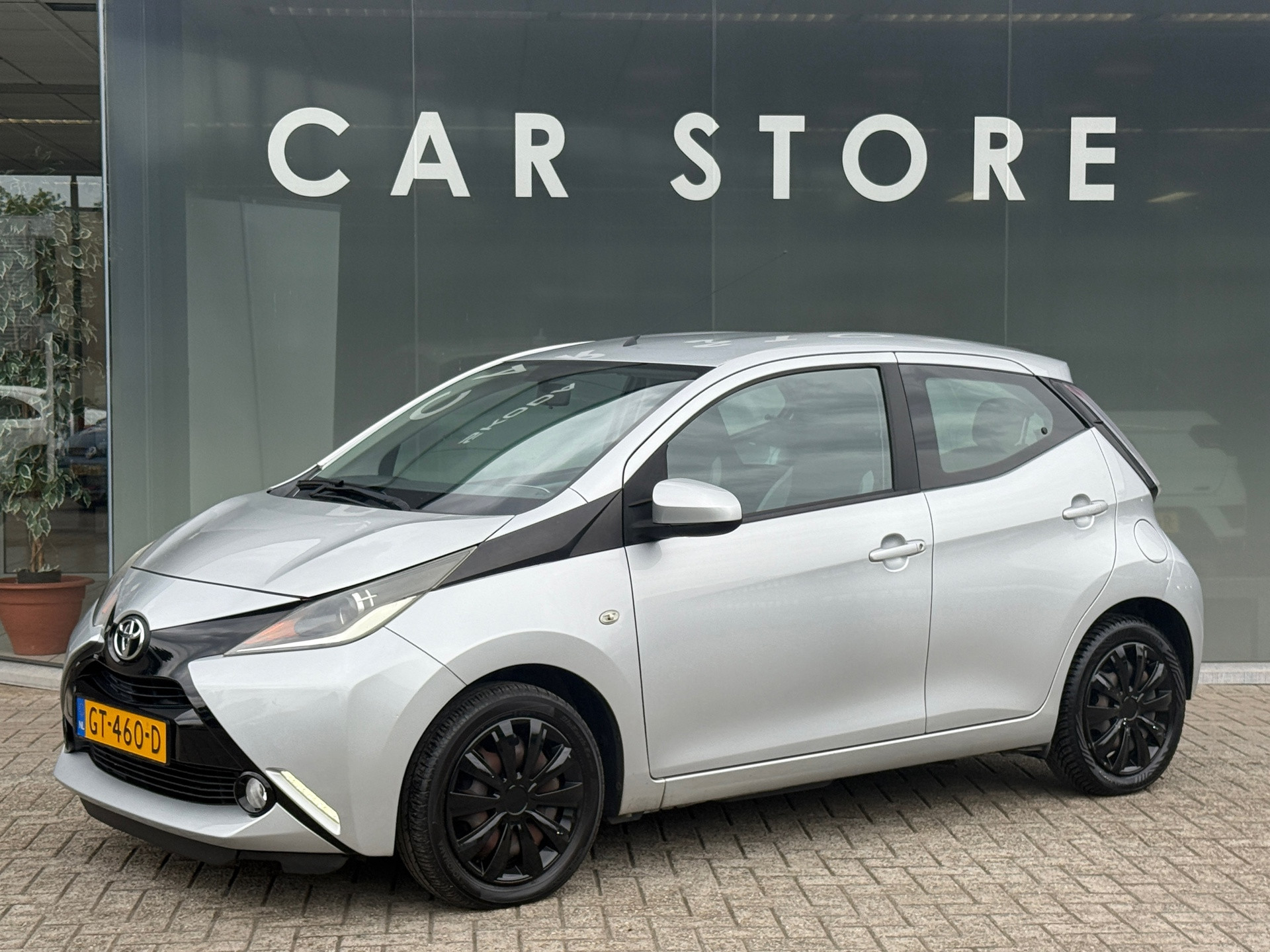 Toyota Toyota Aygo 1.0 VVT-i x-play Camera||Dealer Onderhouden 2015 - voorkant