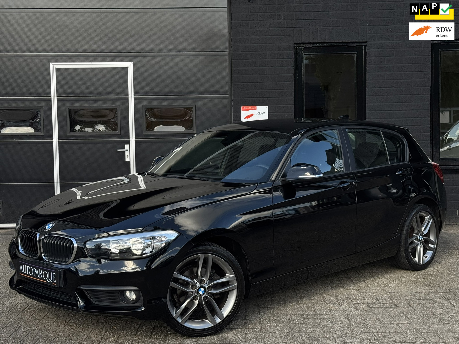 BMW 118i 118i M-pakket - Origineel NL - Automaat 2015 - voorkant