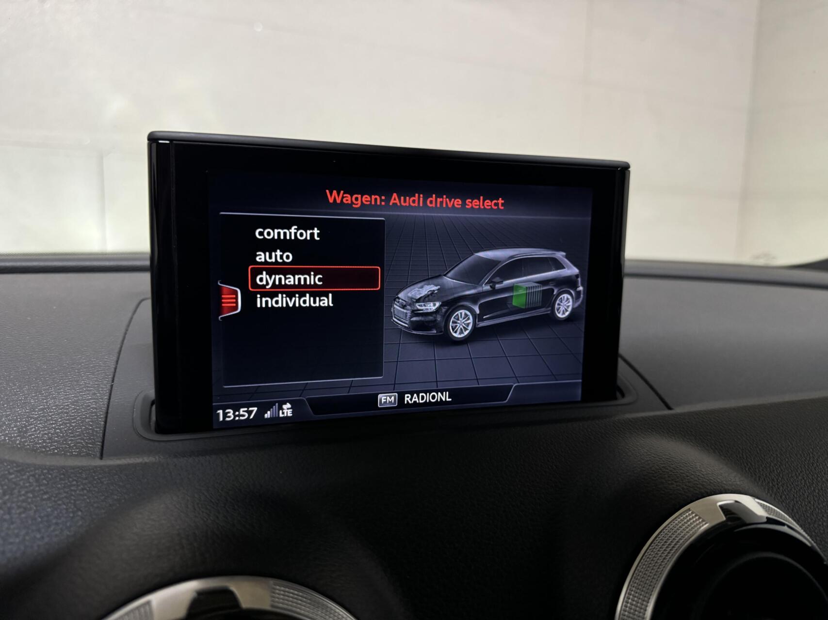 Foto van Audi A3 Sportback E-tron