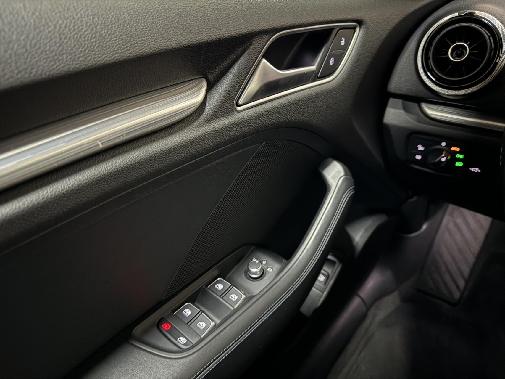 Foto van Audi A3 Sportback E-tron