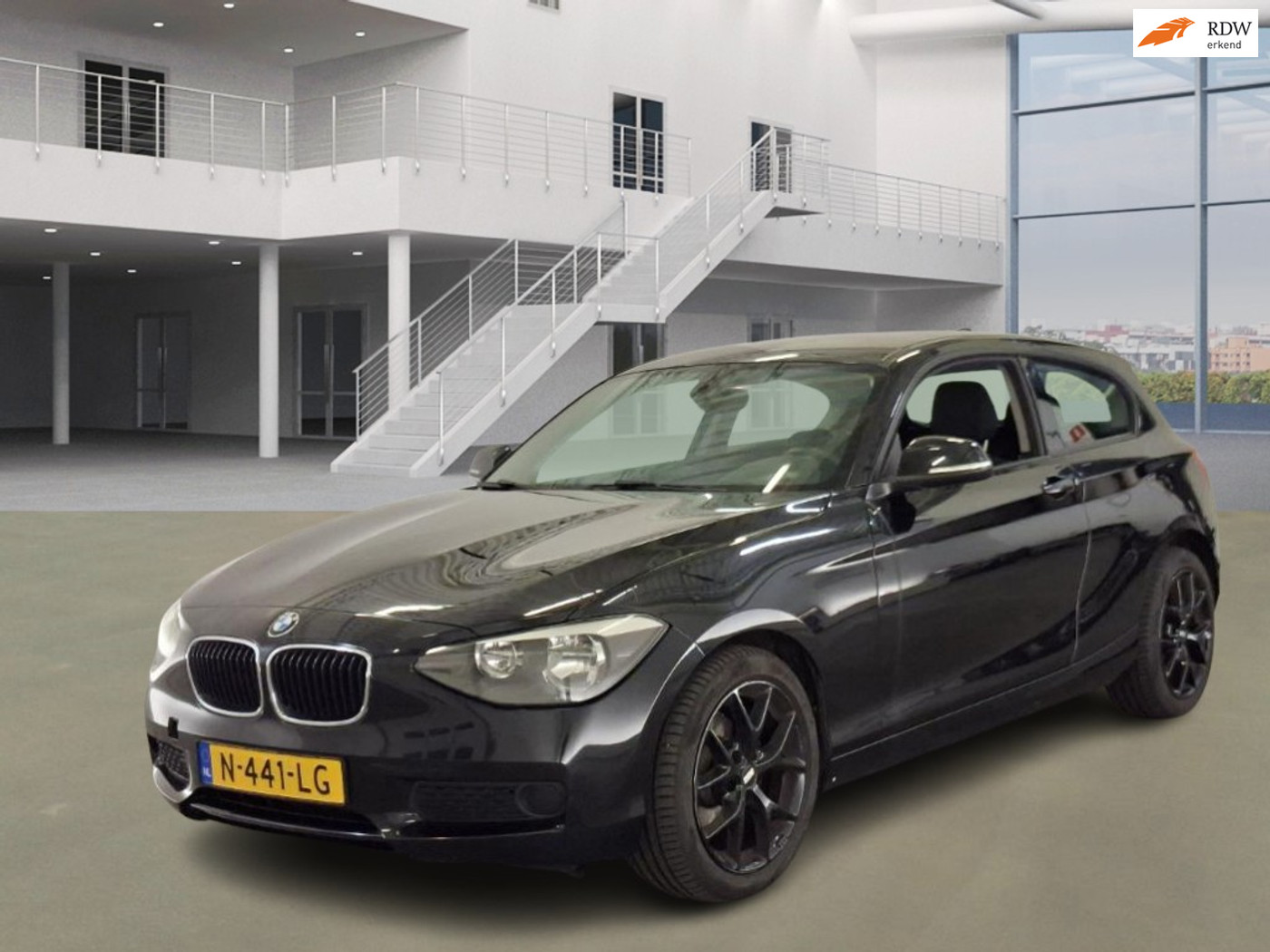 BMW 114i 114i EDE Corporate NAVI PSENSOR CRUISE 2 X SLEUTELS 2014 - voorkant