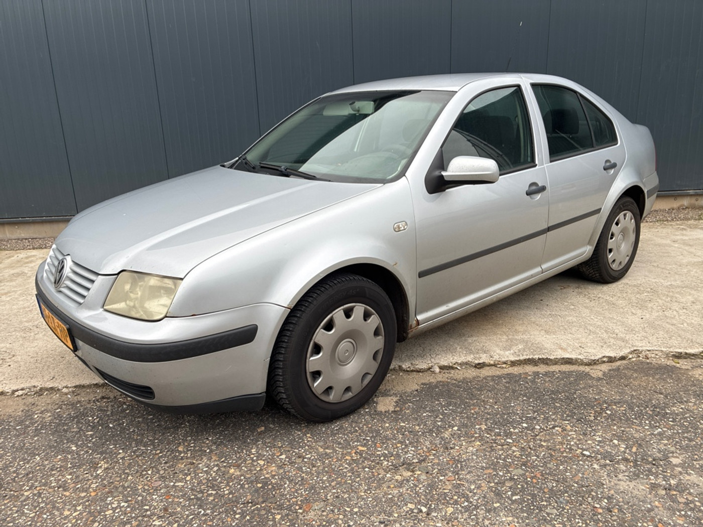 Volkswagen Bora 1.9 TDI Trendline 2003 - voorkant