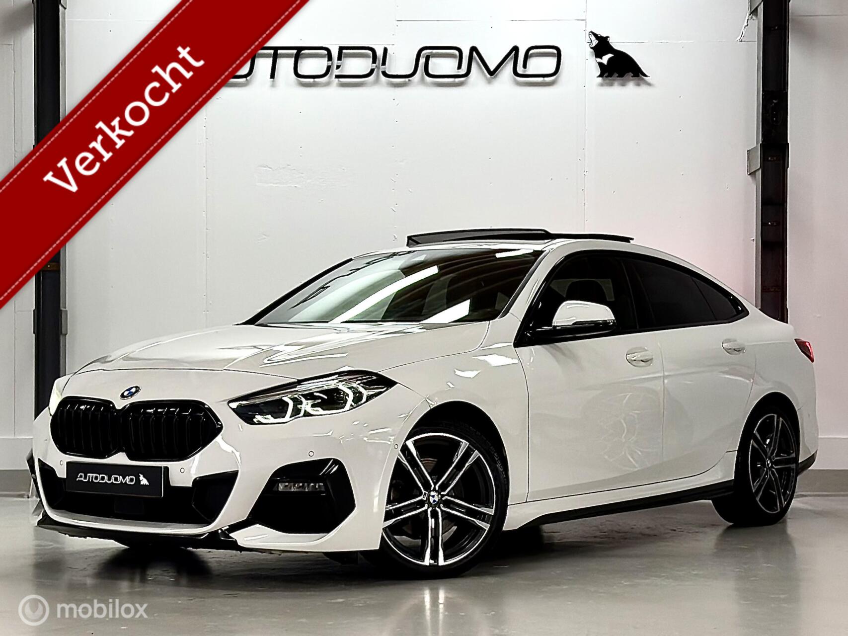 BMW 218i 218i M Sport | Pano | HUD | Shadowline | 18" M Velgen | Live Cockpit Pro | Stoelverwarming | Camera | Driving Assist 2021 - voorkant