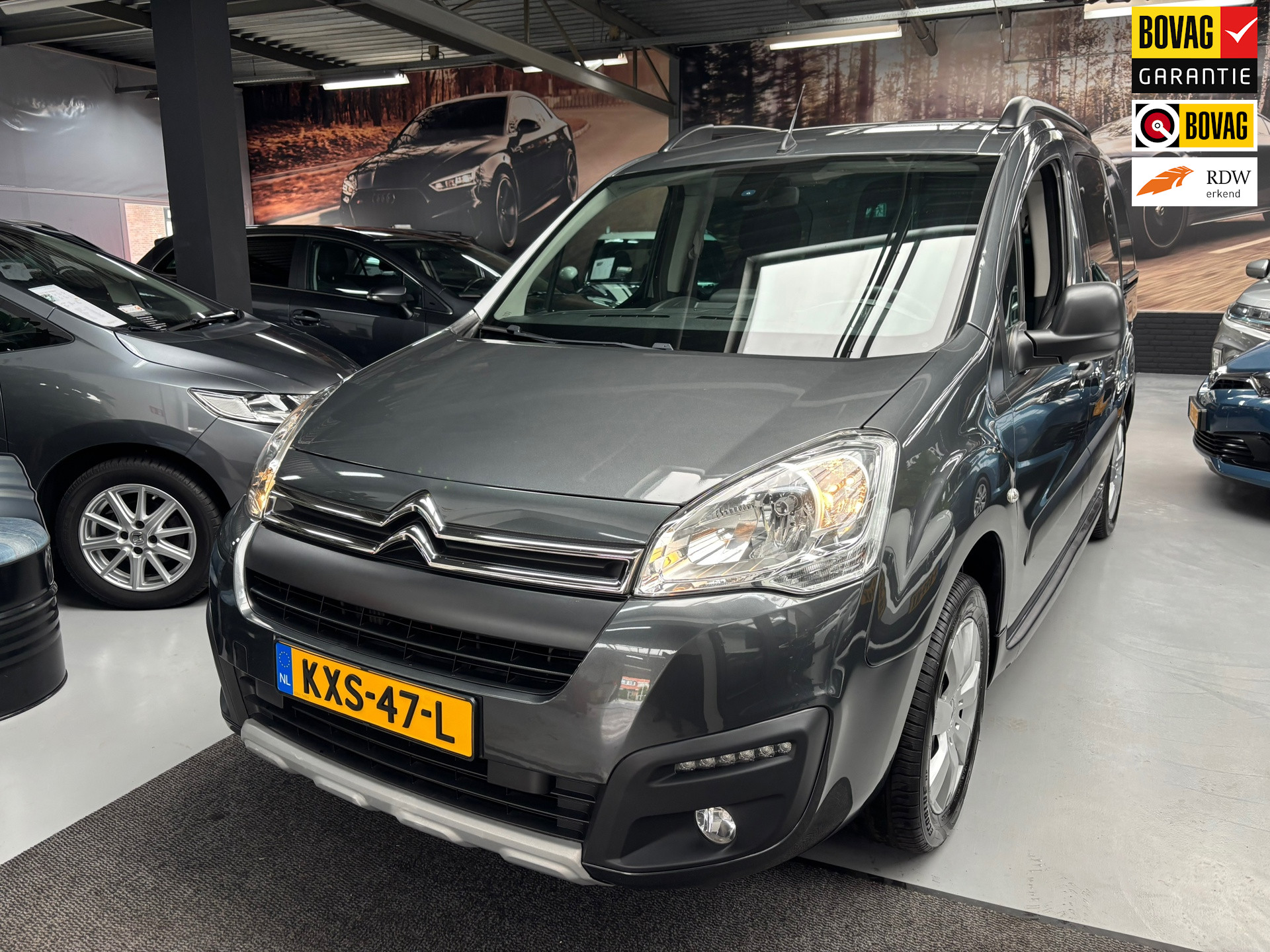 Citroen Berlingo 1.2 PureTech XTR / Navi / Trekhaak 2018 - voorkant