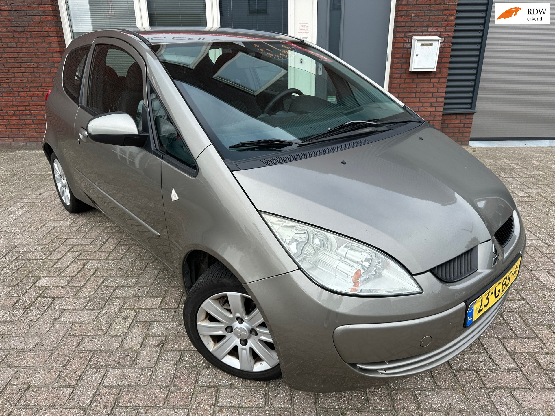 Mitsubishi Mitsubishi Colt 1.3 Invite / Airco / NAP / LM 2008 - voorkant