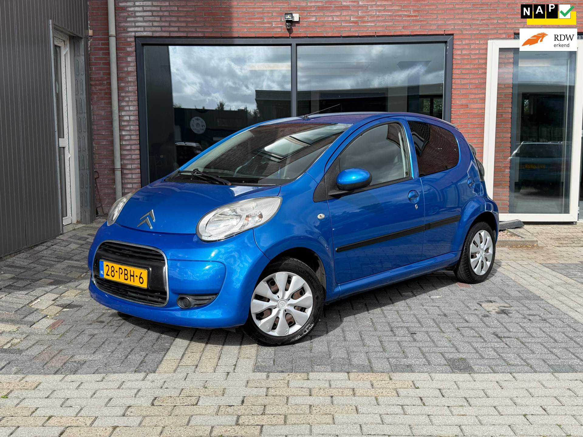 Citroen Citroen C1 1.0-12V Exclusive | 1/2 Leer | Airco | Elek Ramen | 2011 - voorkant