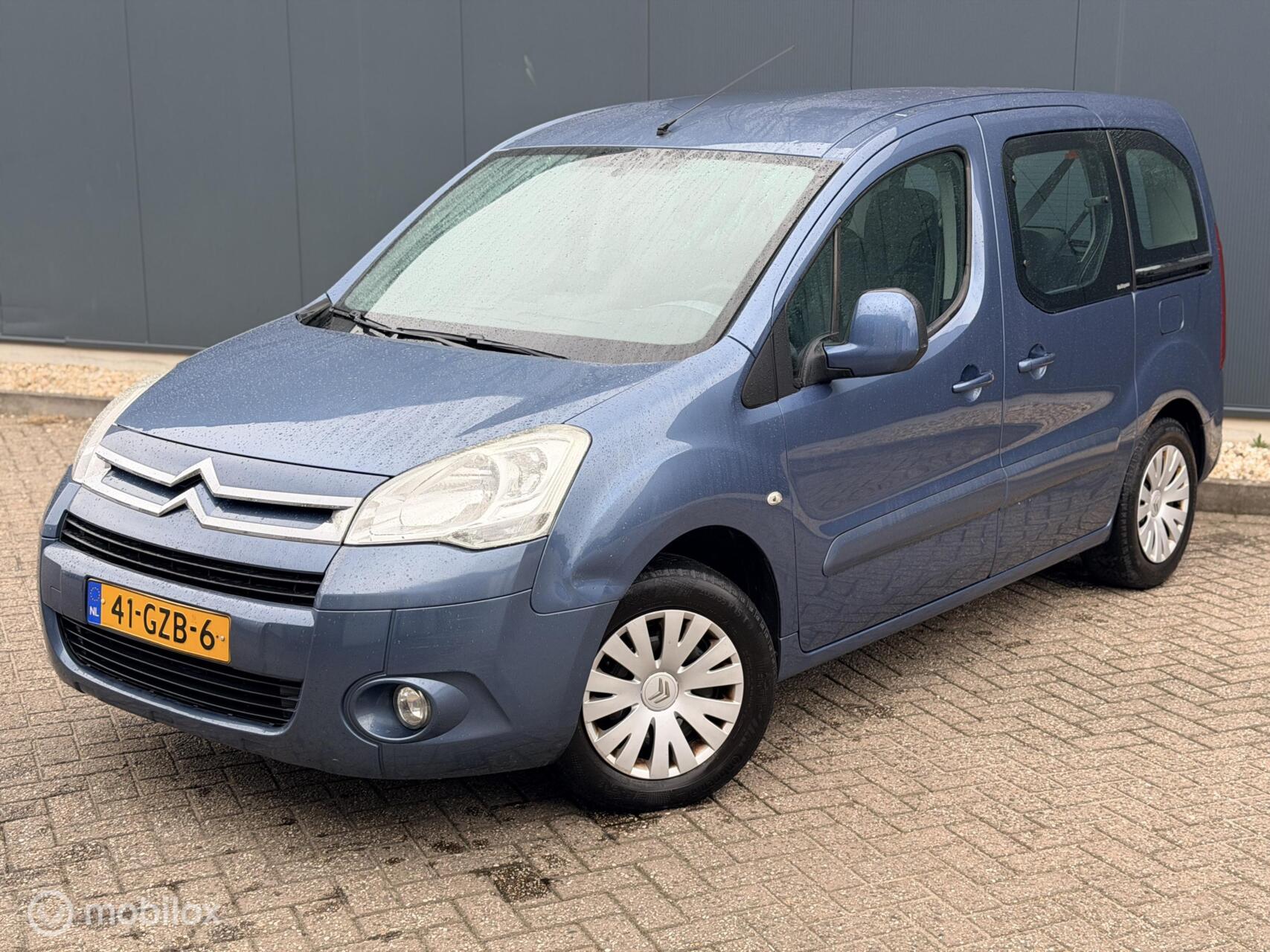 Citroen Berlingo 1.6-16V Cinqspace LAGEKM/NAP 2008 - voorkant