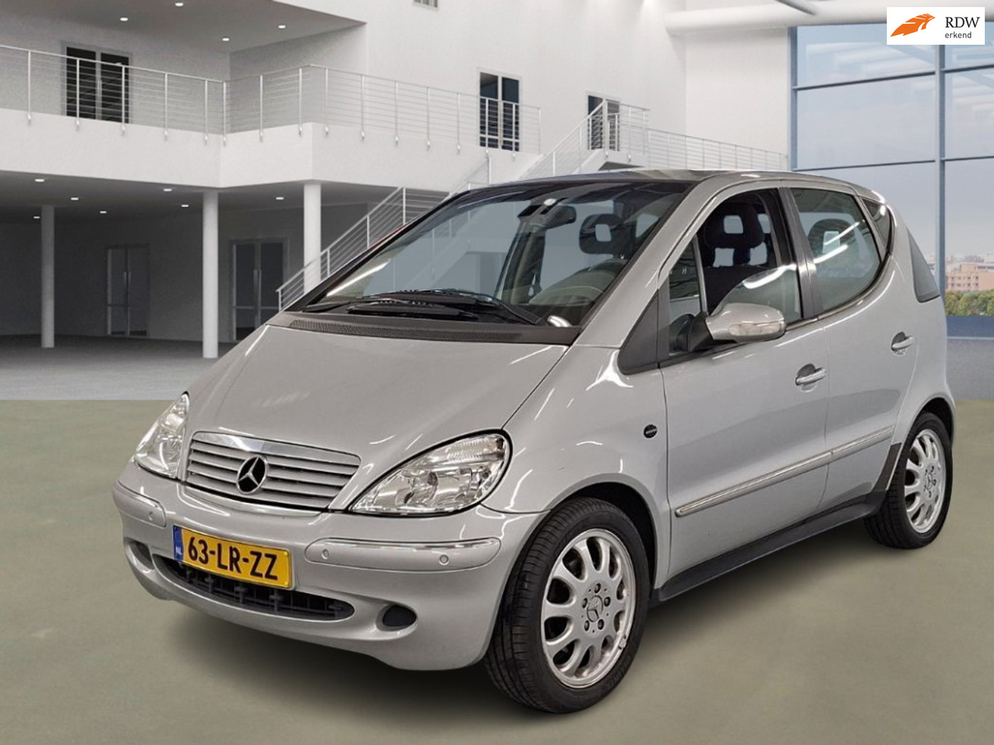 Mercedes-Benz A 190 190 Elegance AUTOMAAT PSENSOR CRUISE 2 X SLEUTELS 2003 - voorkant