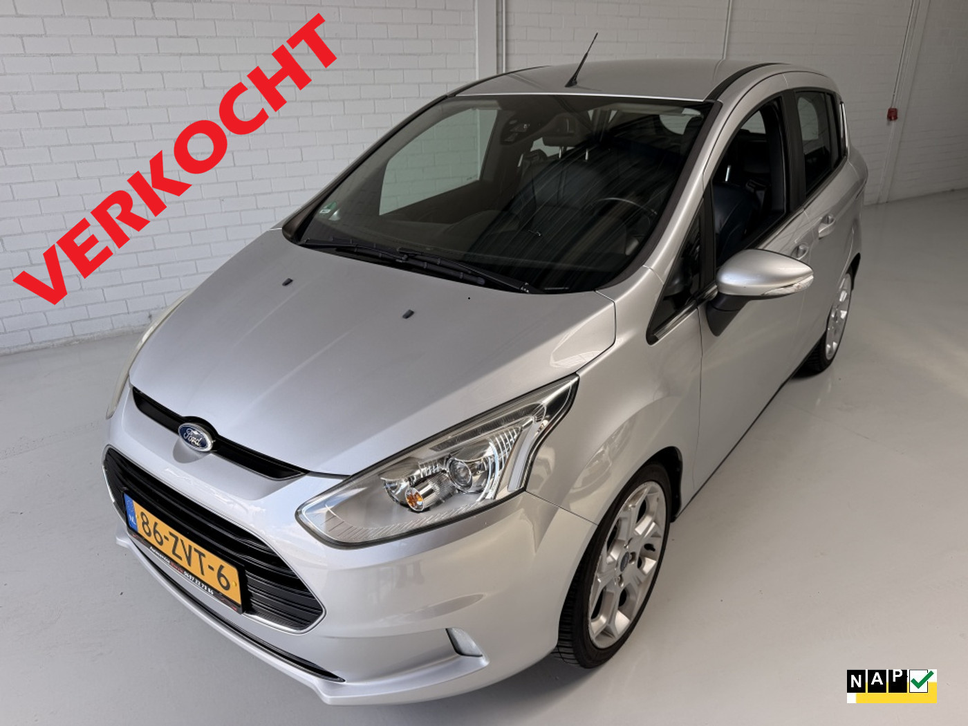 Ford B-max 1.0 EcoB. Titanium | Dealer onderhouden | Clima | Trekhaak | 2013 - voorkant