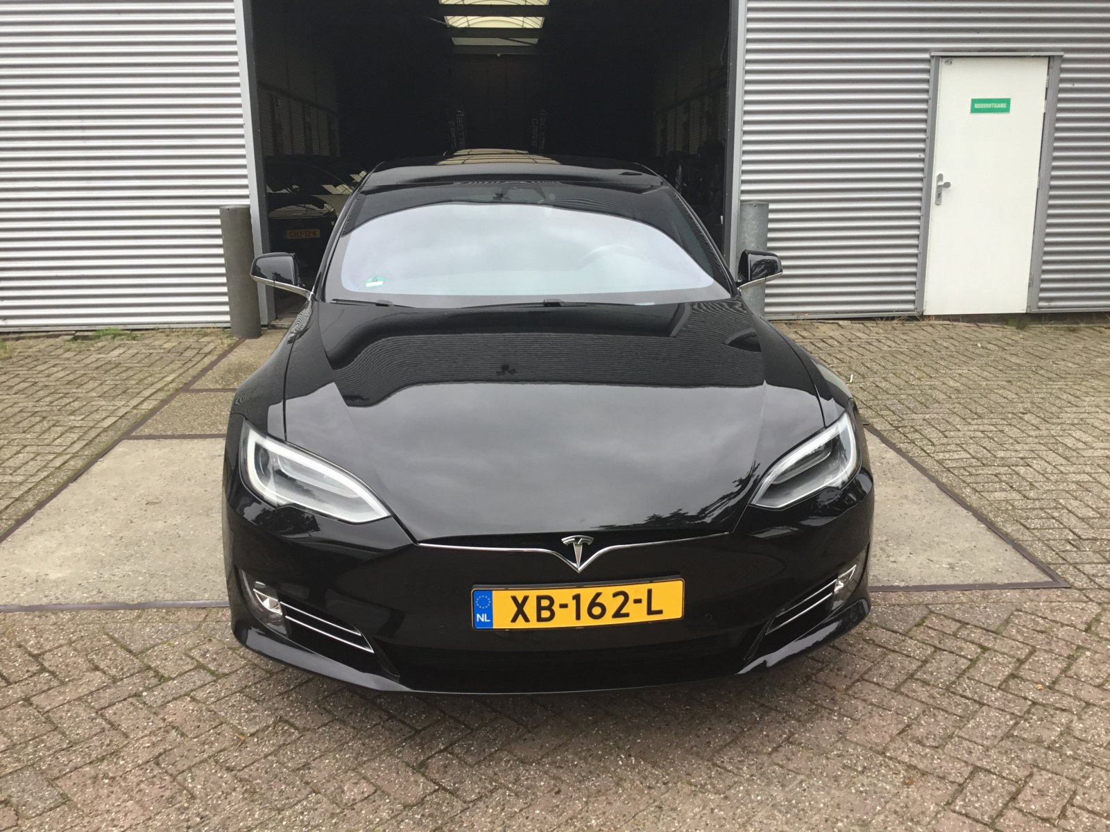 Inspectiefoto van Tesla Model S