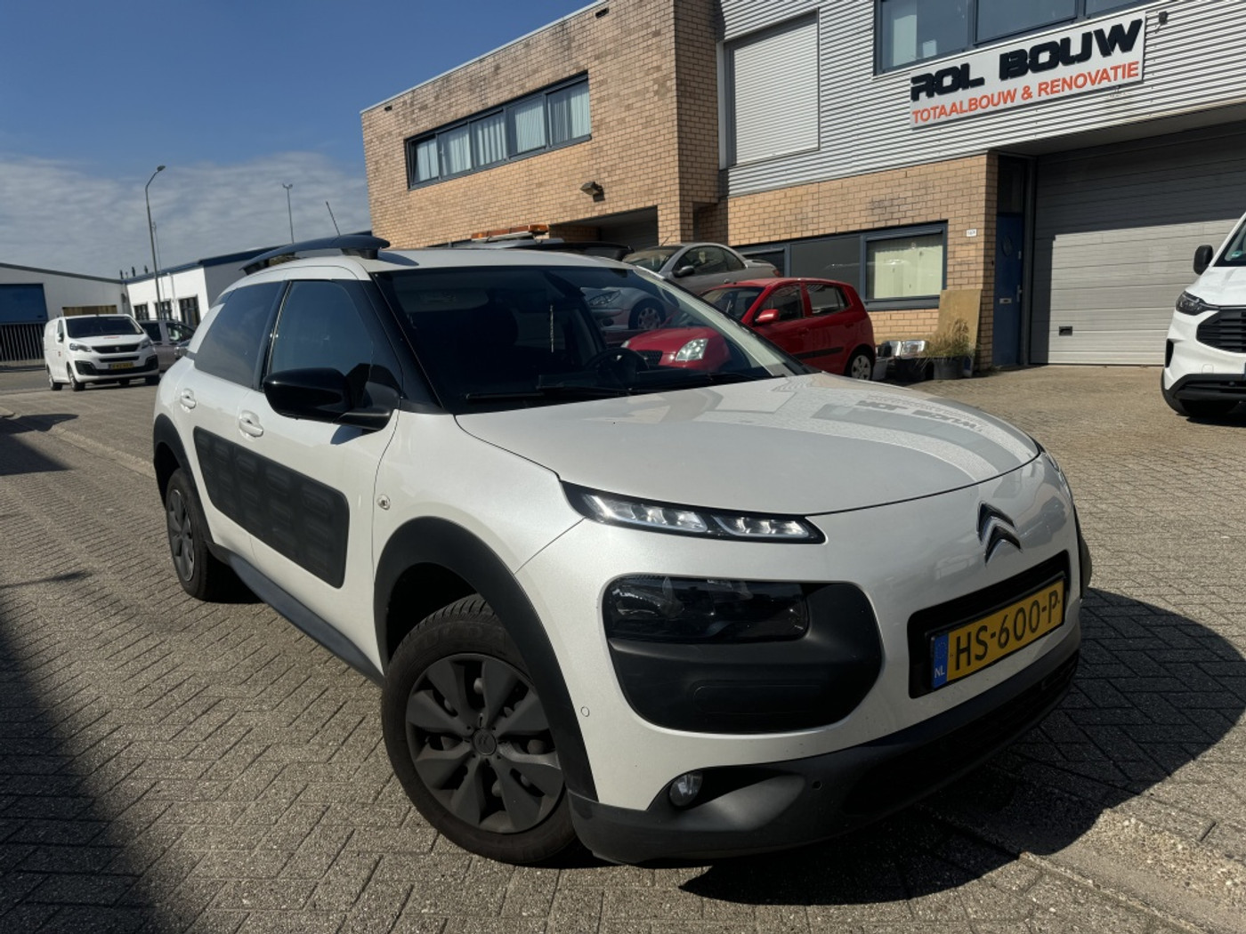 Citroen C4 Cactus 1.6 HDI PANO NAVI LEER CAMERA FULL 2015 - voorkant