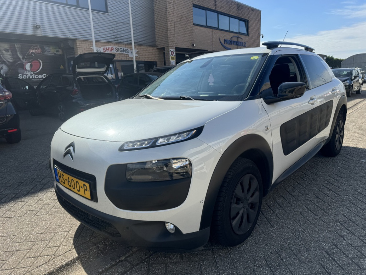 Foto van Citroen C4 Cactus
