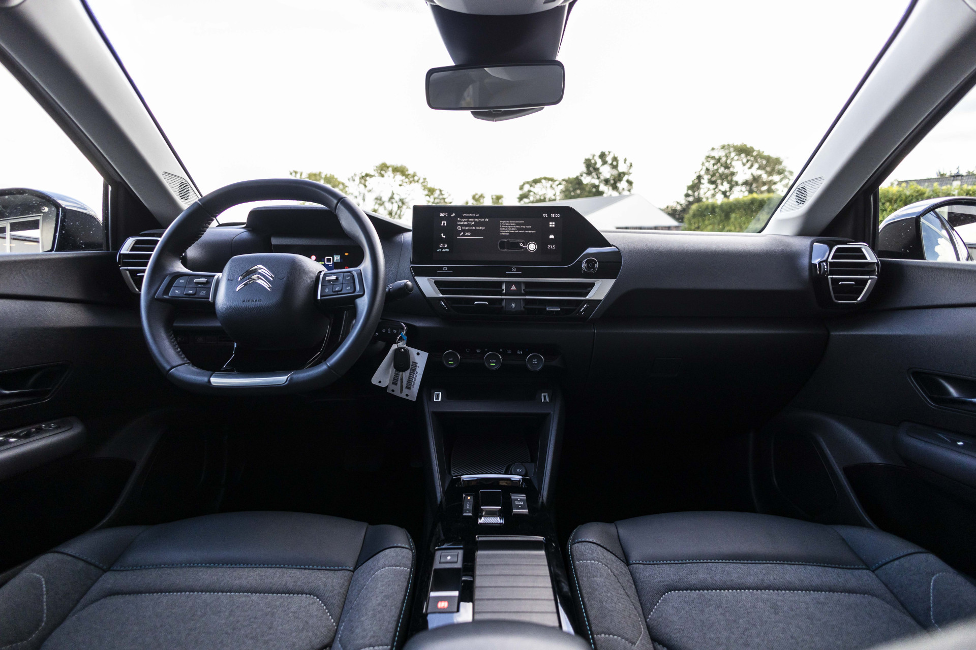 Foto van Citroen E-c4