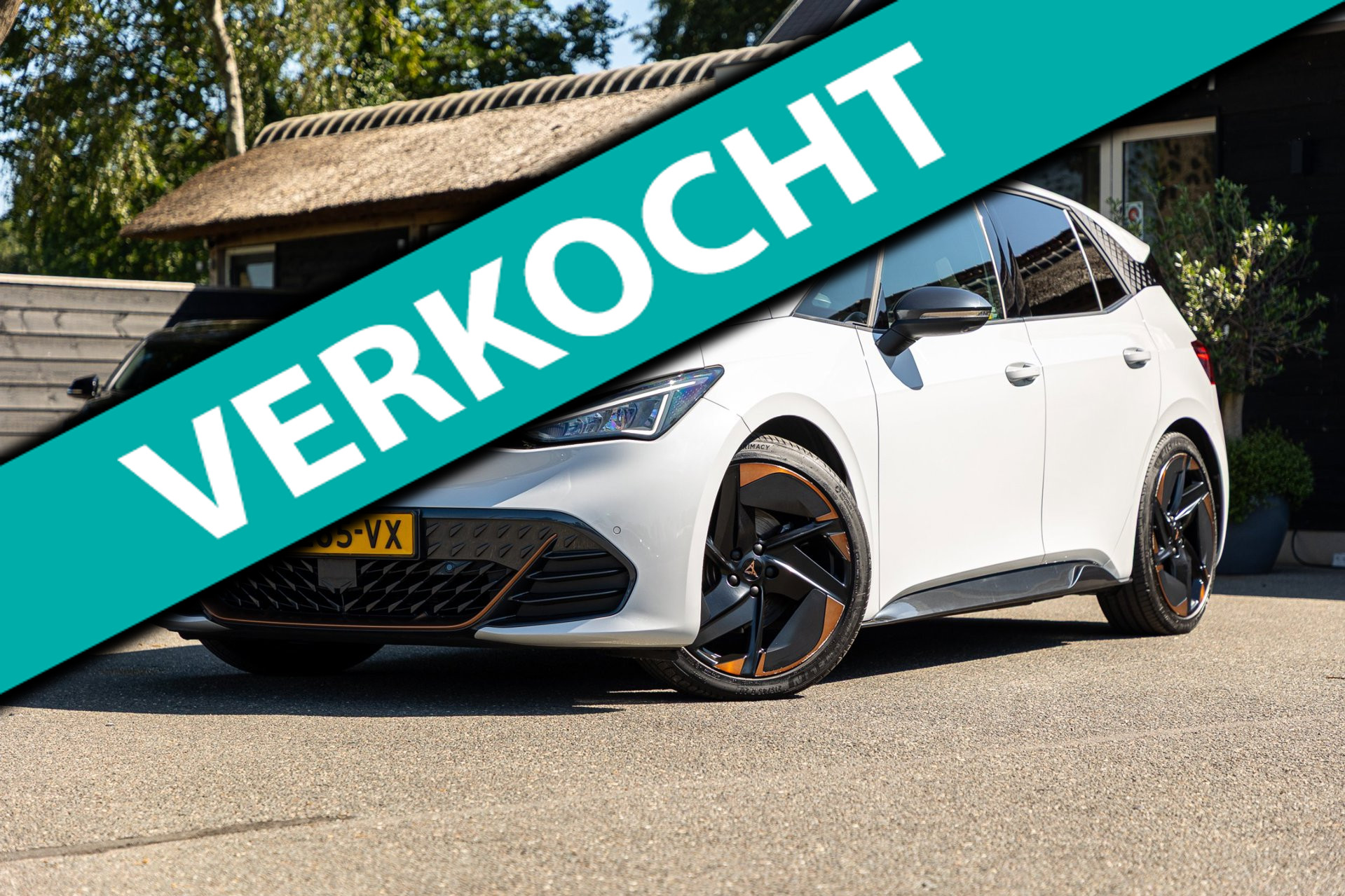 Cupra Born Copper Edition One 62 kWh Soh 89% I Panoramadak I Adaptive Cruise I 360 Camera I CarPlay I Android I NL Auto I NAP 2021 - voorkant