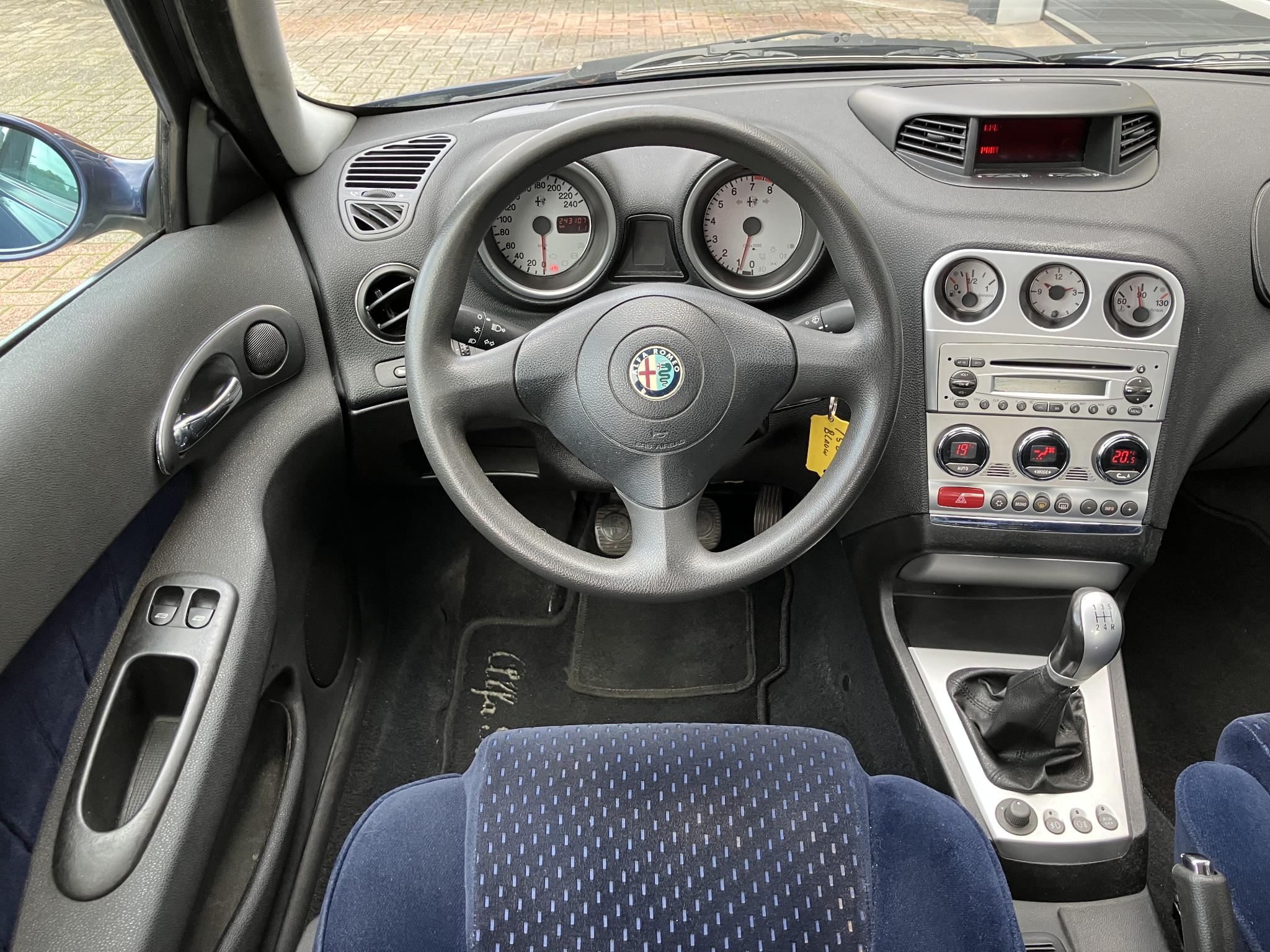 Foto van Alfa Romeo Alfa Romeo 156 Berlina
