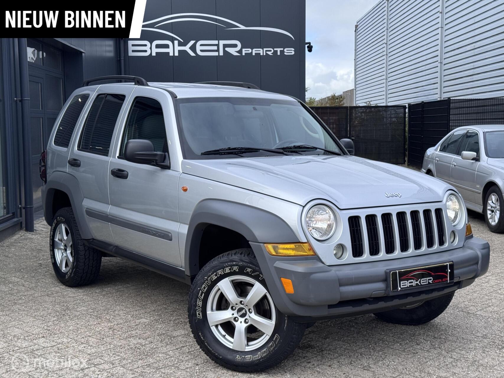 Jeep Cherokee 3.7 V6 Sport 4X4 ~ Automaat ~ NAP ~ Airco ~ 2005 - voorkant