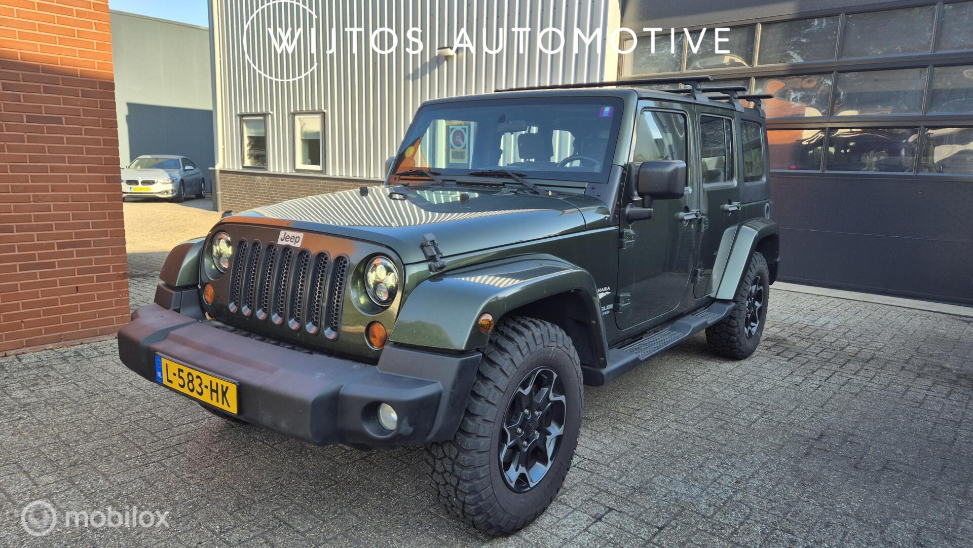 Jeep Wrangler Unlimited 3.8 Sahara 2009 - voorkant