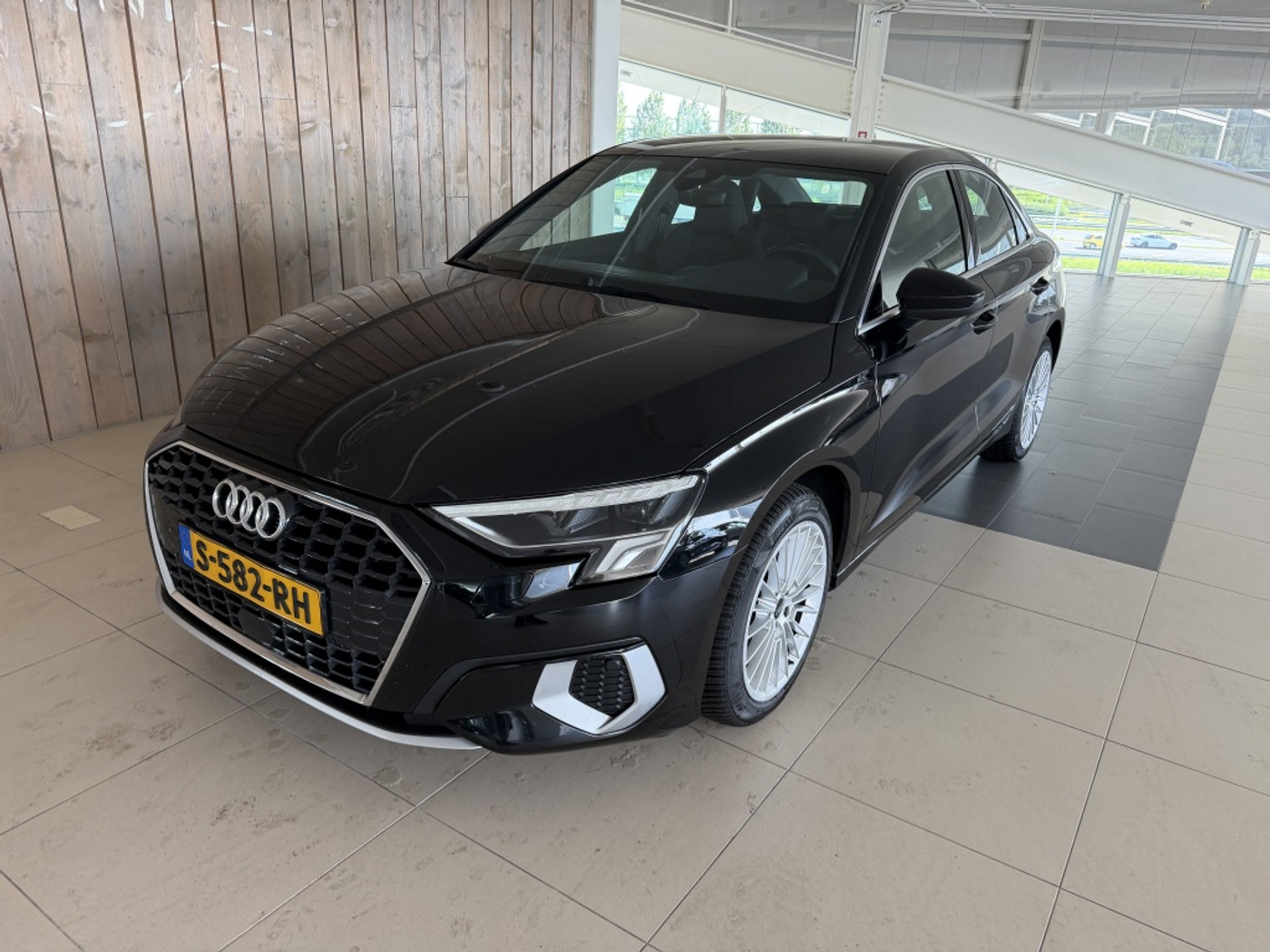 Audi A3 Limousine 30 TFSI Advanced edition 2023 - voorkant