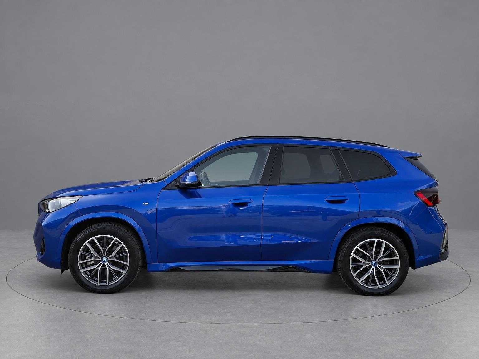 Foto van BMW Ix1 Xdrive30