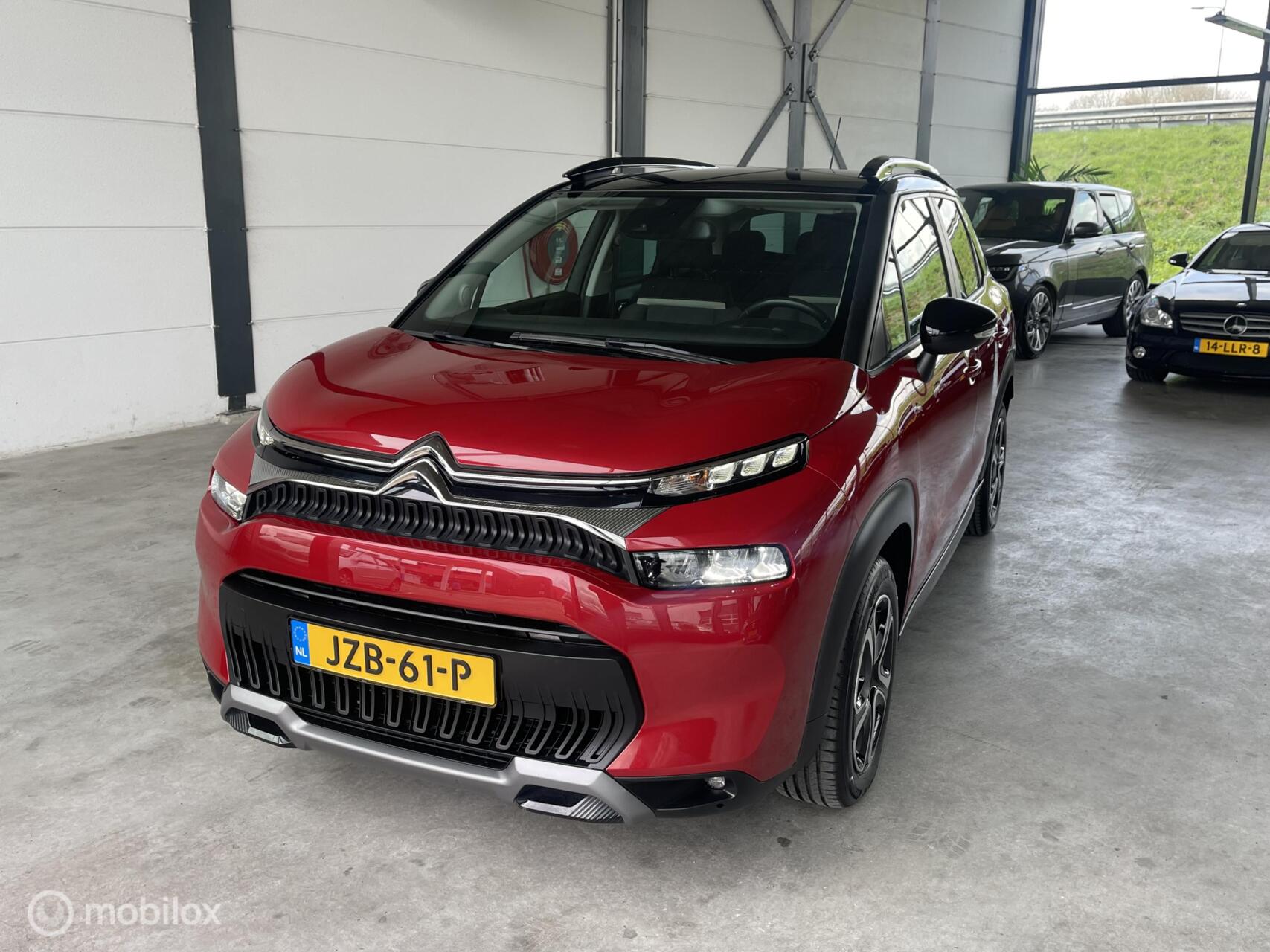 Citroen C3 Aircross 1.2 PureTech Shine automaat 2021 - voorkant