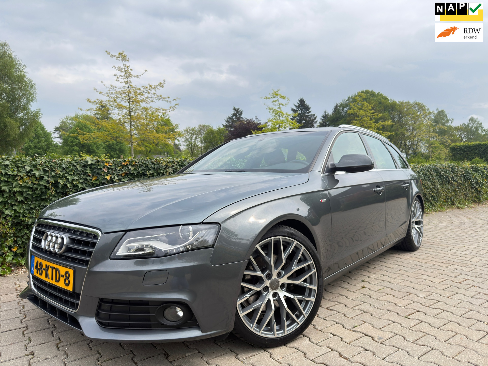 Audi Audi A4 1.8 TFSI S Edition Automaat , 3x S-Line , Clima / Cruise / Navi / Leder / Pdc / Xenon / 19" / Trekhaak 2010 - voorkant