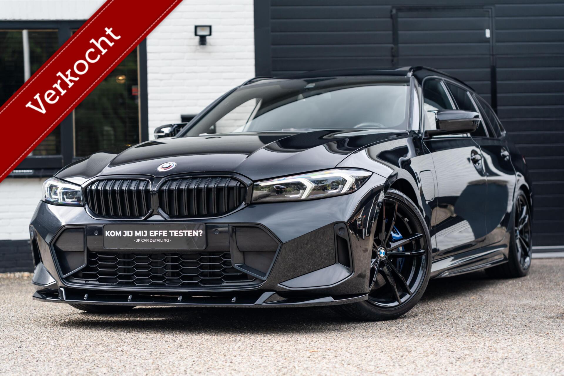 BMW 3-serie Touring 330e M340I Pano H&K HU Trekhaak 2022 - voorkant