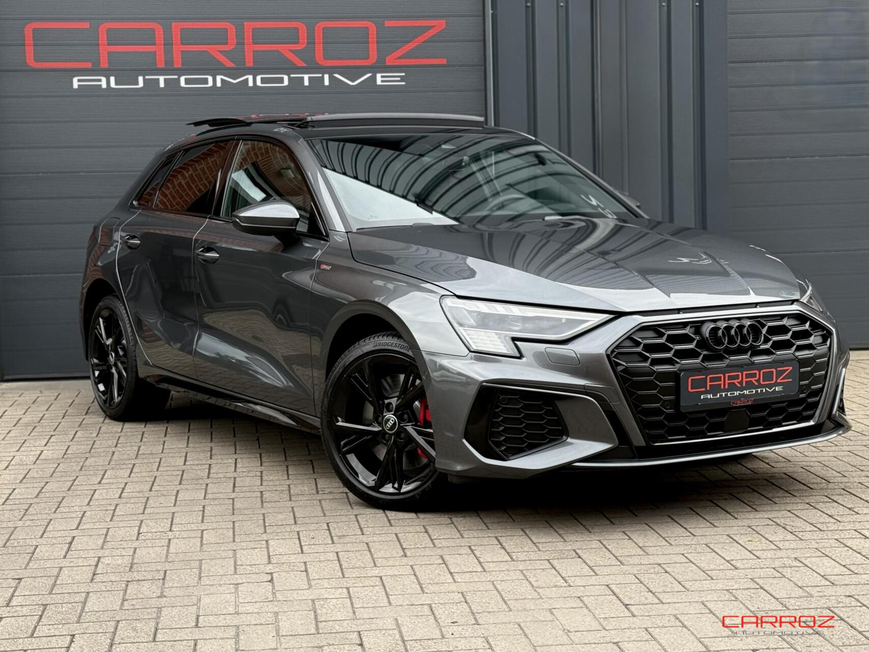 Audi A3 Sportback 45 TFSI e S edition Competition Pano ACC Camera Matrix HUD B&O 2022 - voorkant