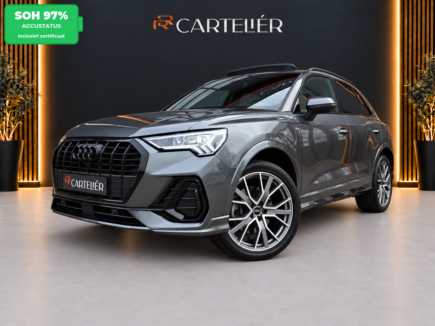 Audi Q3 45 TFSI S-Line Quattro 245PK | Pano | Digital Dash | Ambient+ | Keyless | Camera |Electric Seat | Carplay | Afgevlakt Stuur | 20'' | Stoelverwarming | Adaptive | Matrix Led | Alcantara | Half Leder | Trekhaak |  Lane Assist | Dodehoek Detectie 2022 - voorkant