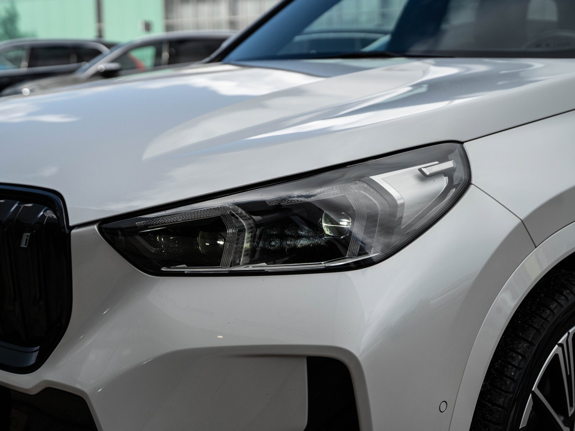 Foto van BMW Ix1