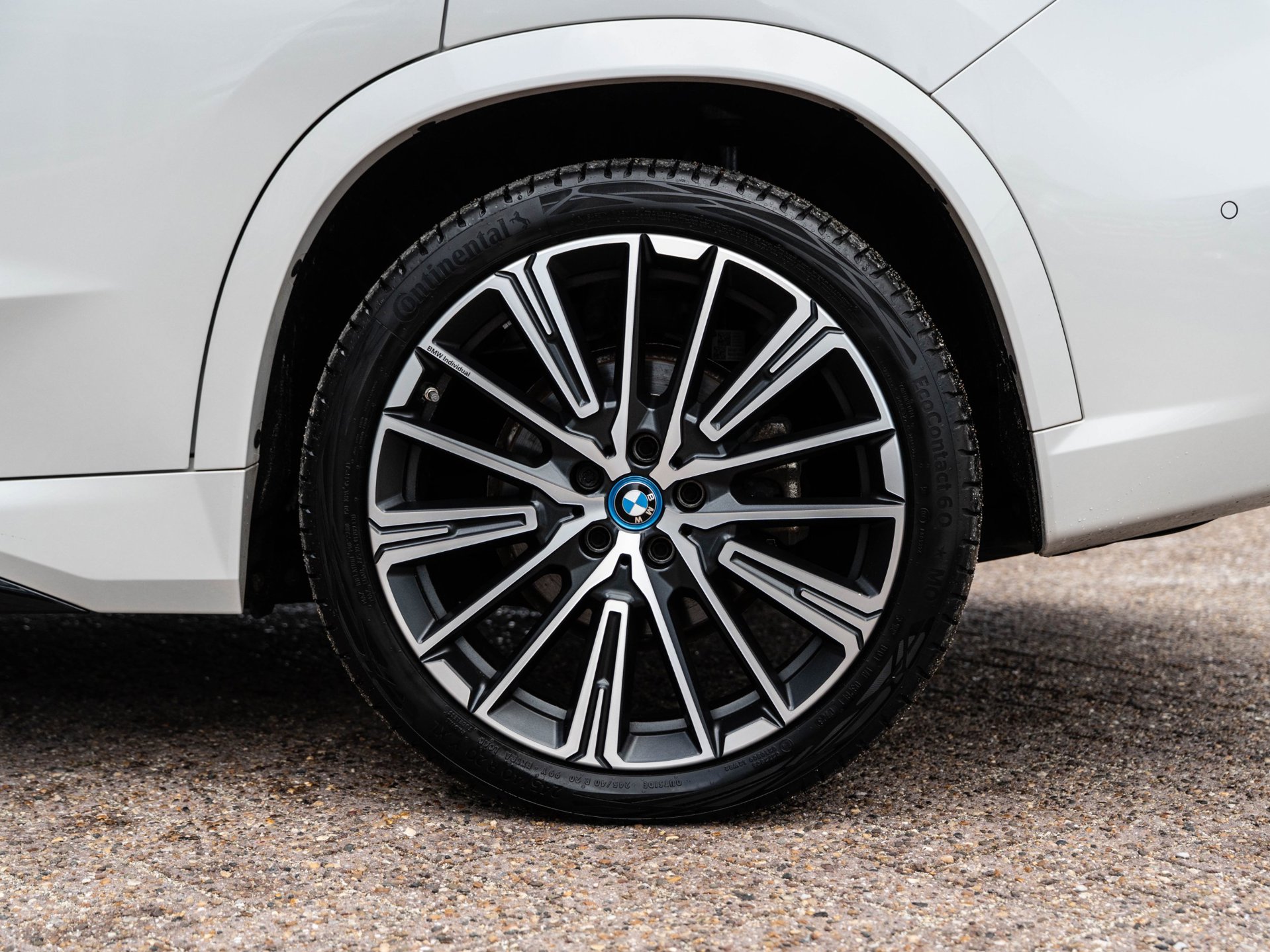 Foto van BMW Ix1