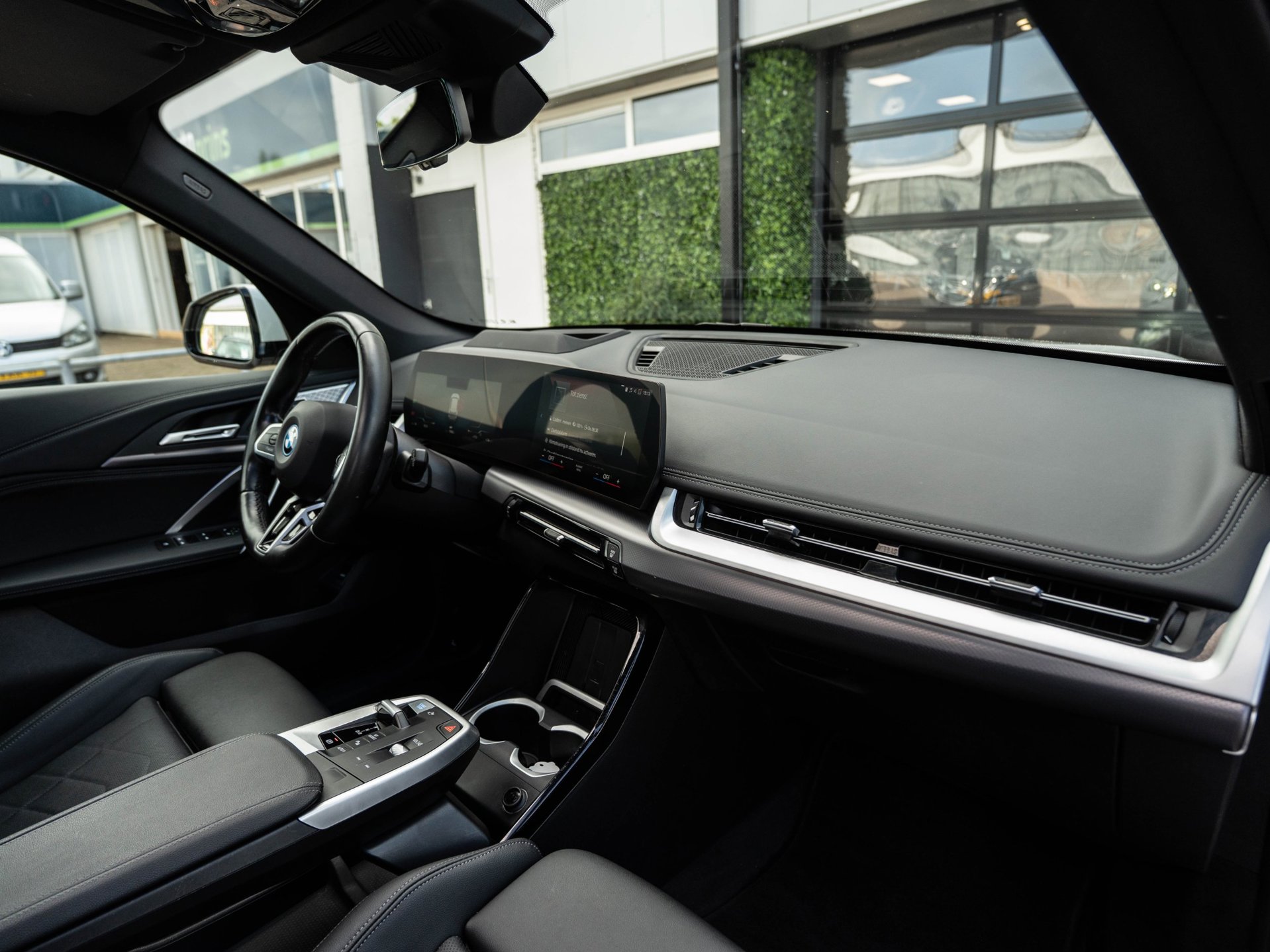 Foto van BMW Ix1
