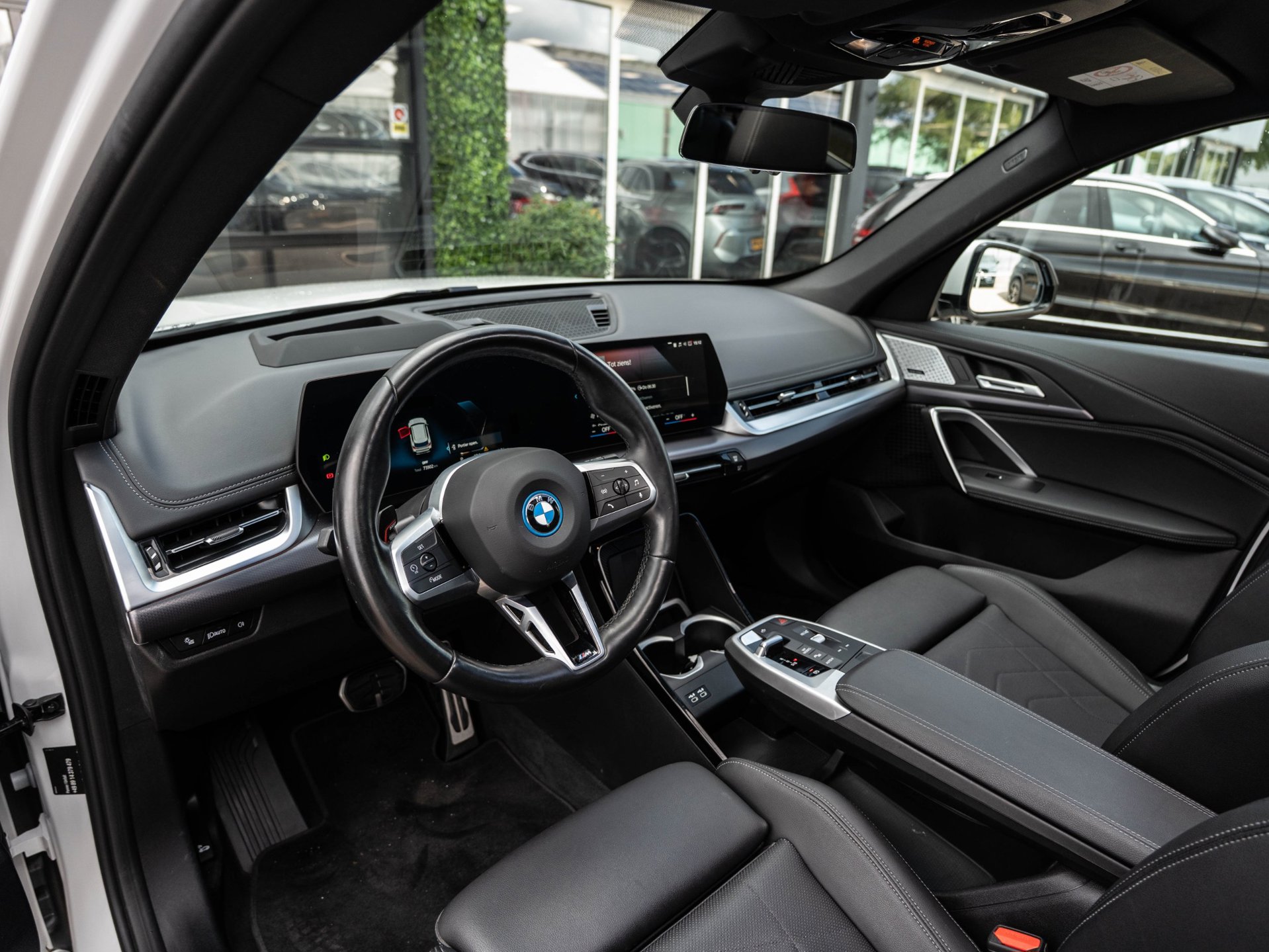 Foto van BMW Ix1