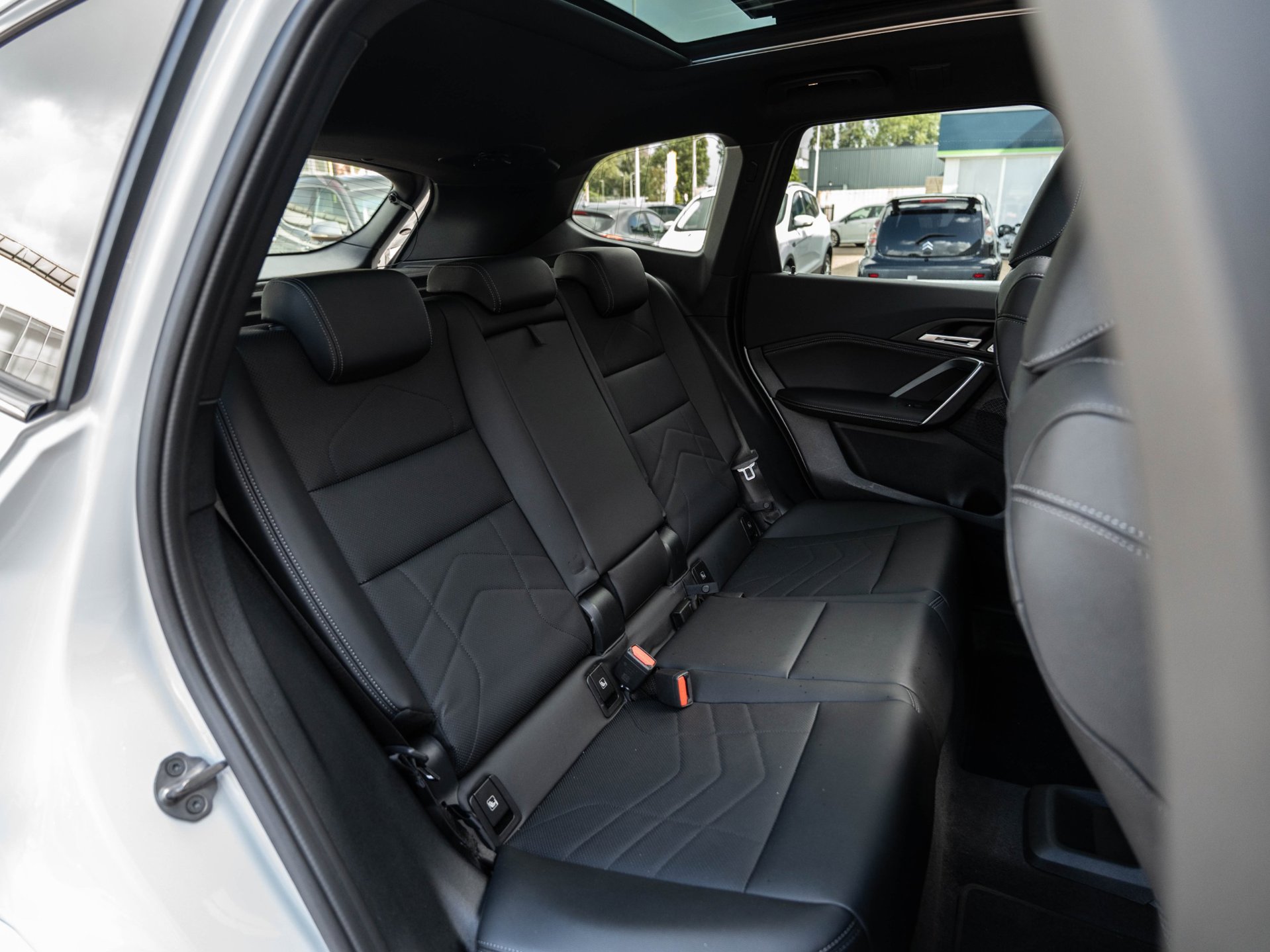 Foto van BMW Ix1