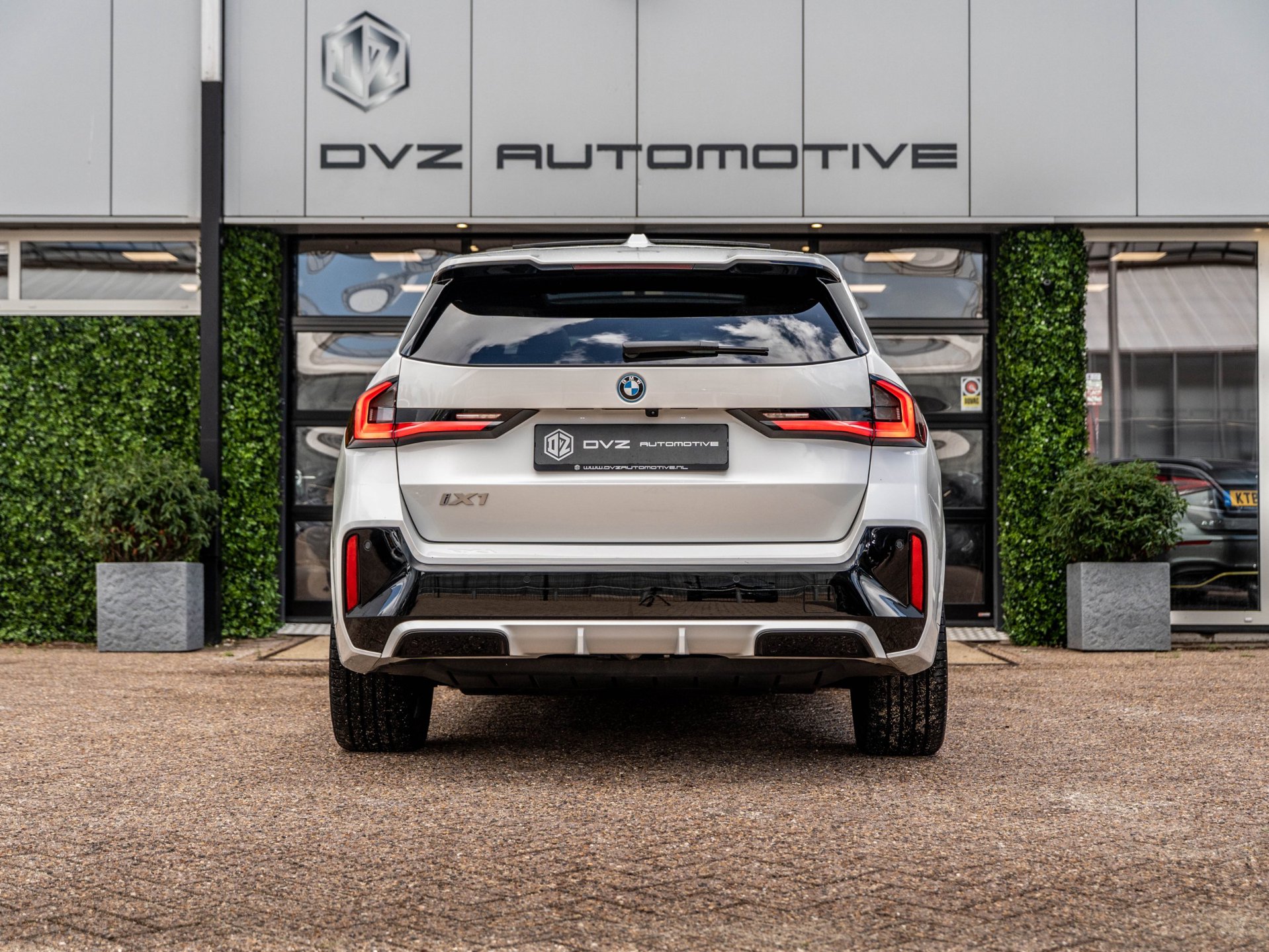 Foto van BMW Ix1