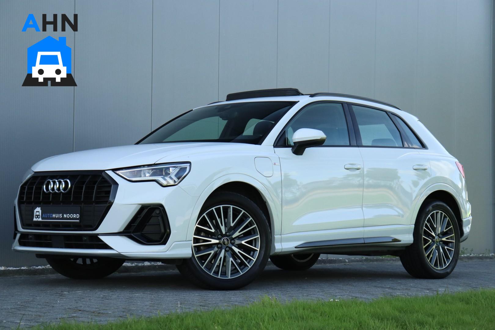 Audi Q3 45 TFSIe / 3x S-Line / 245PK / Automaat / Navi / Pano / Matrix LED / Keyless / Camera / Cruise / 19"! 2021 - voorkant