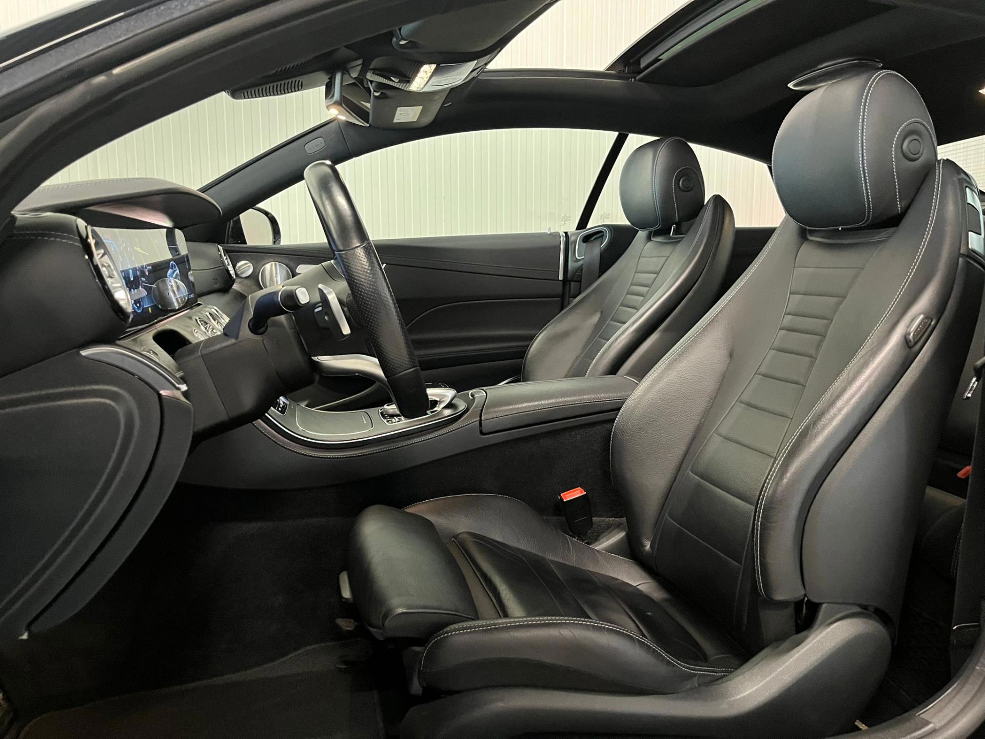 Foto van Mercedes-Benz E 300