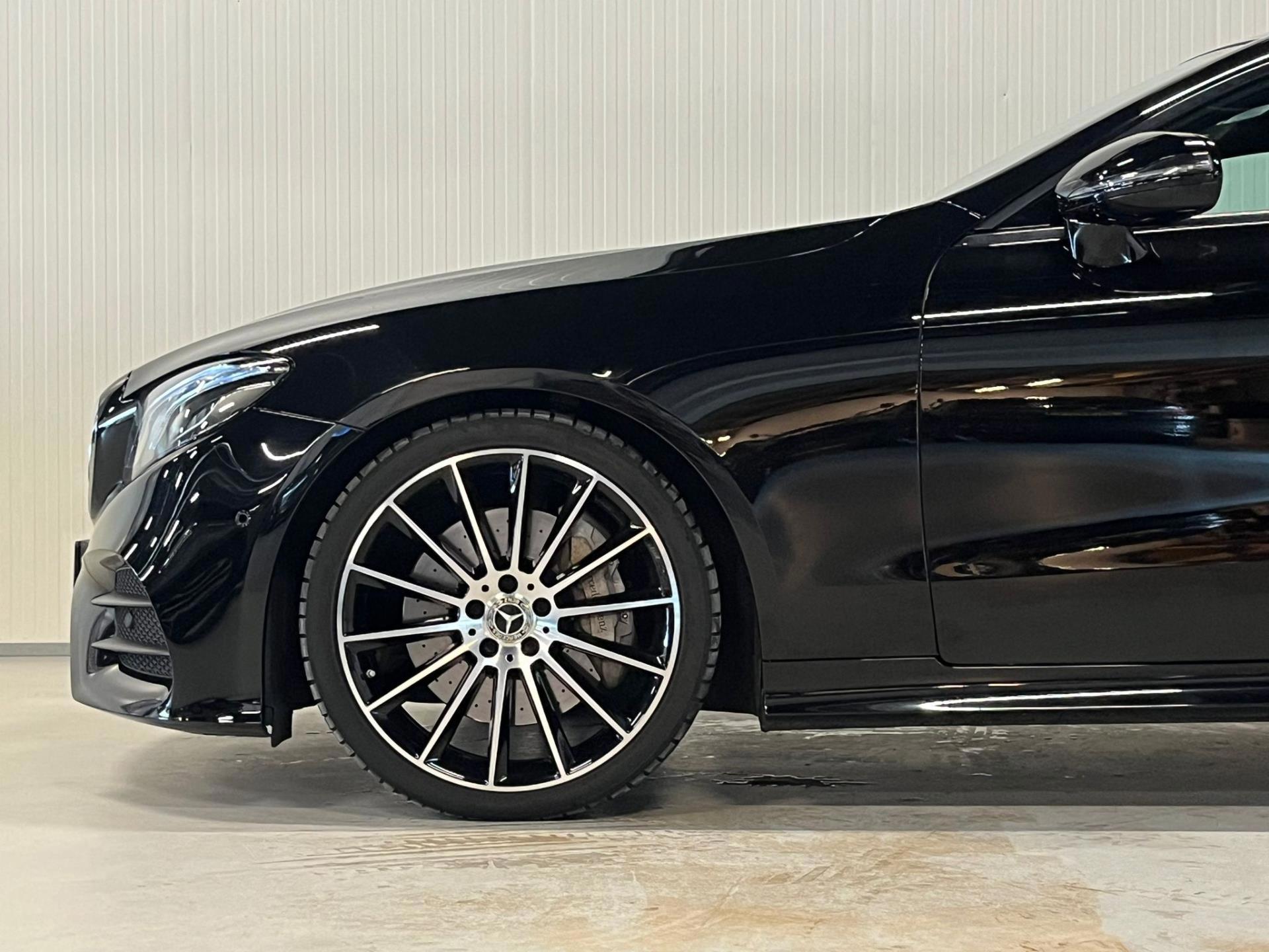 Foto van Mercedes-Benz E 300