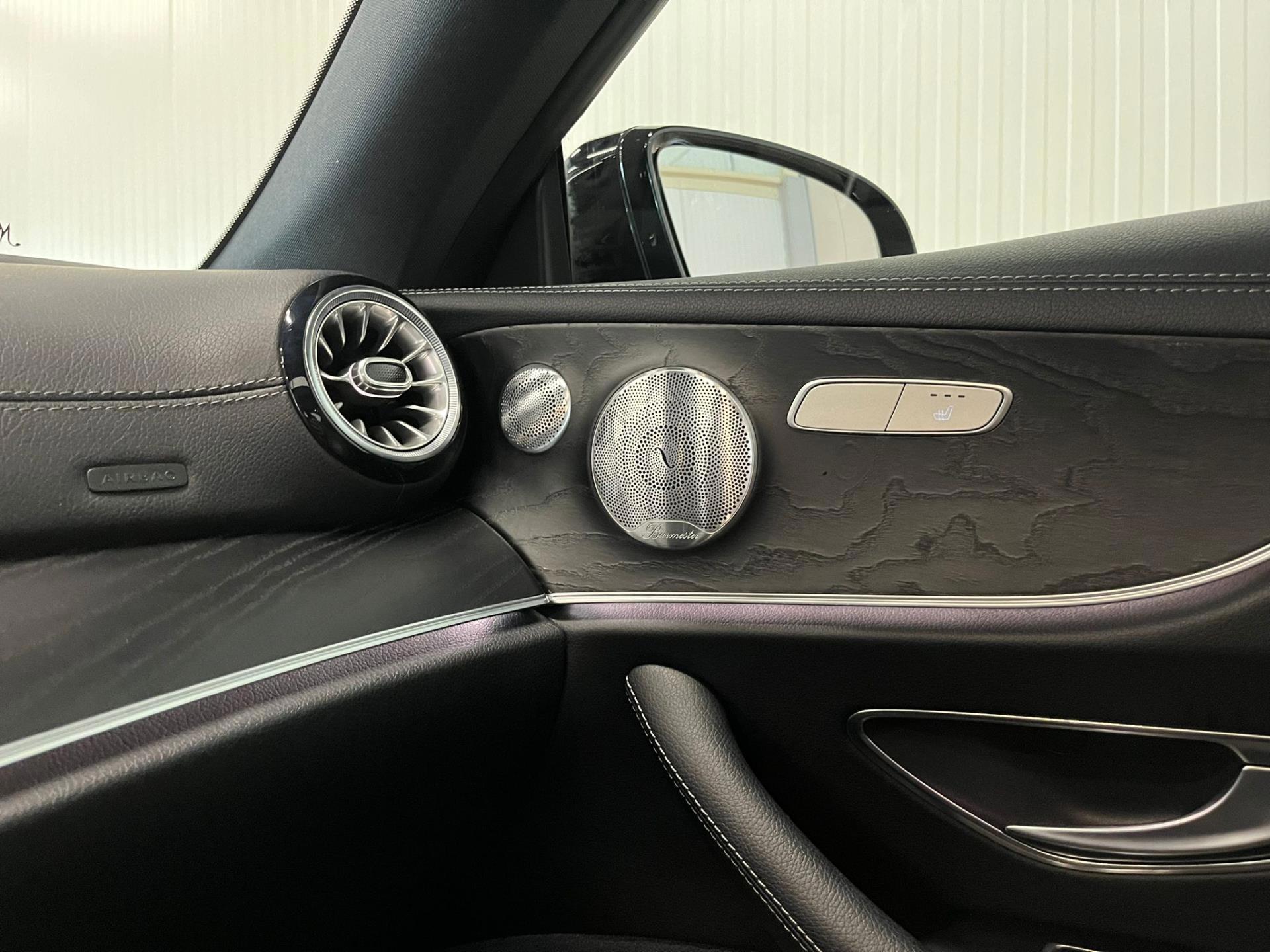 Foto van Mercedes-Benz E 300