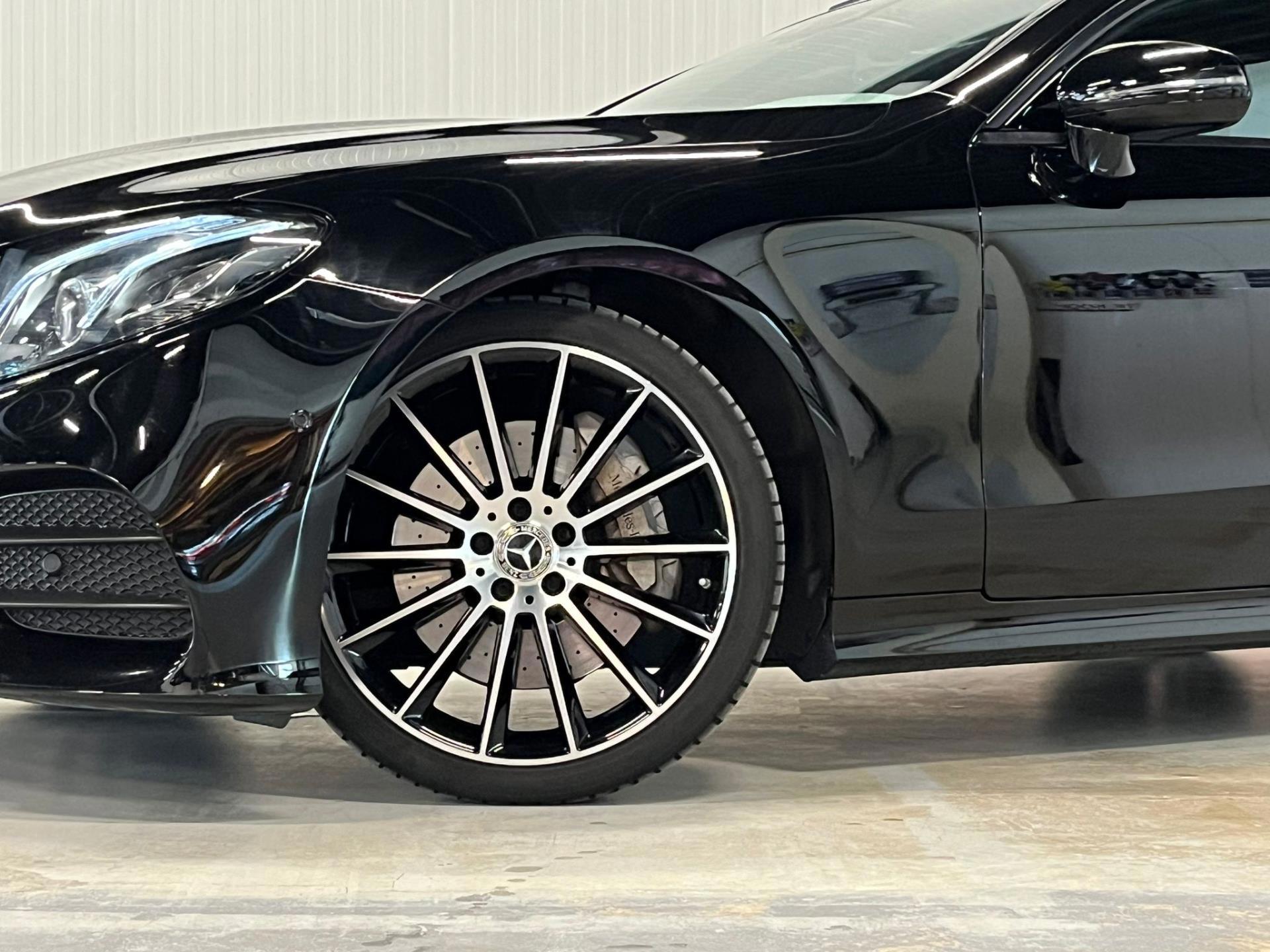 Foto van Mercedes-Benz E 300