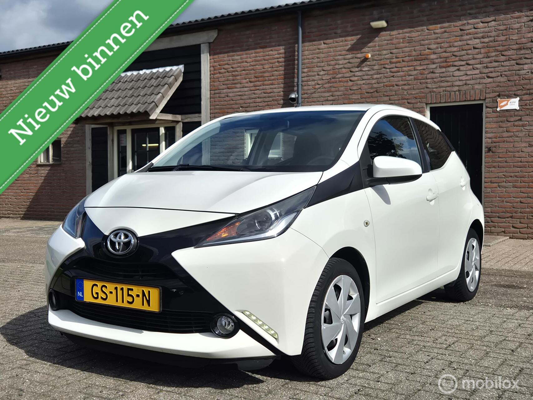 Toyota Toyota Aygo 1.0 VVT-i x-play 2015 - voorkant