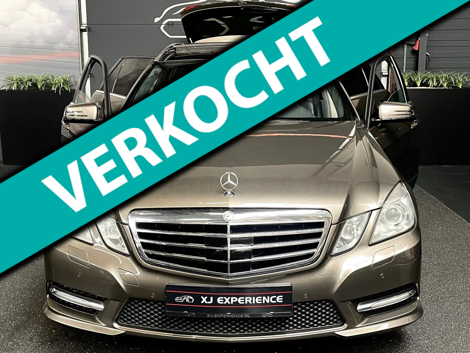 Mercedes-Benz E 500 4Matic 500 Edition Sport AMG 4-Matic PANO LEER 410 PK LUCHTV 2012 - voorkant