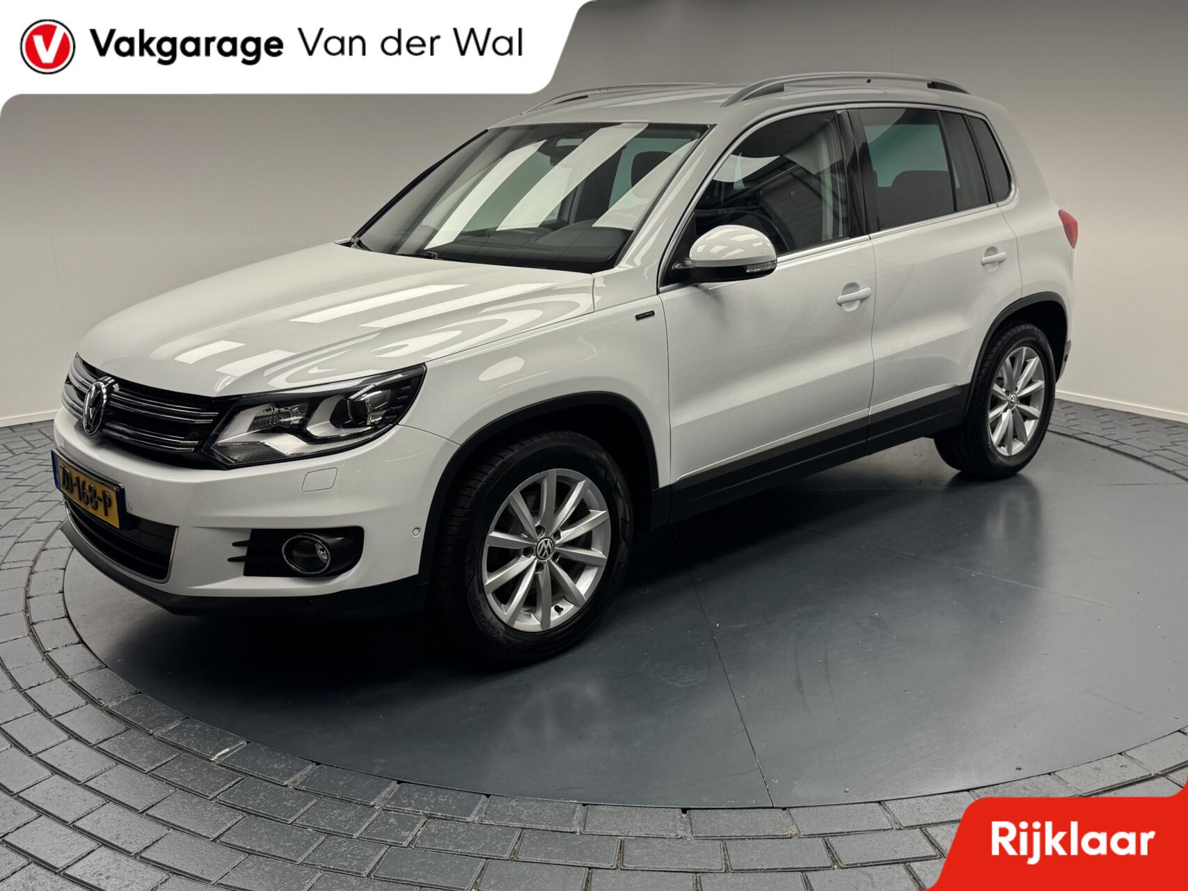 Volkswagen Tiguan 1.4 TSi Sport&Style Trekhaak-Carplay-Cr.contr-Clima-Parkeersensoren-Stoelverwarming-Lm17''velgen 2015 - voorkant