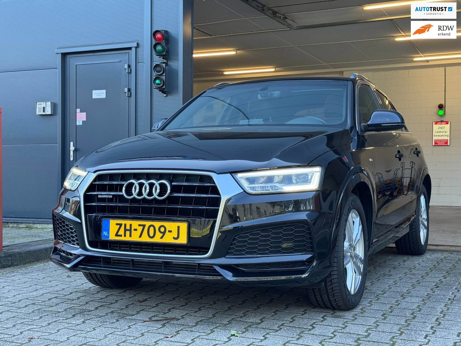 Audi Q3 2.0 TFSI QUATTRO / 3X S-LINE / PANO / KEYLESS / CAMERA / AFN. TREKHAAK / STOELVERW. / LEDER-ALCANTARA / DEALER ONDERH. ! 2018 - voorkant
